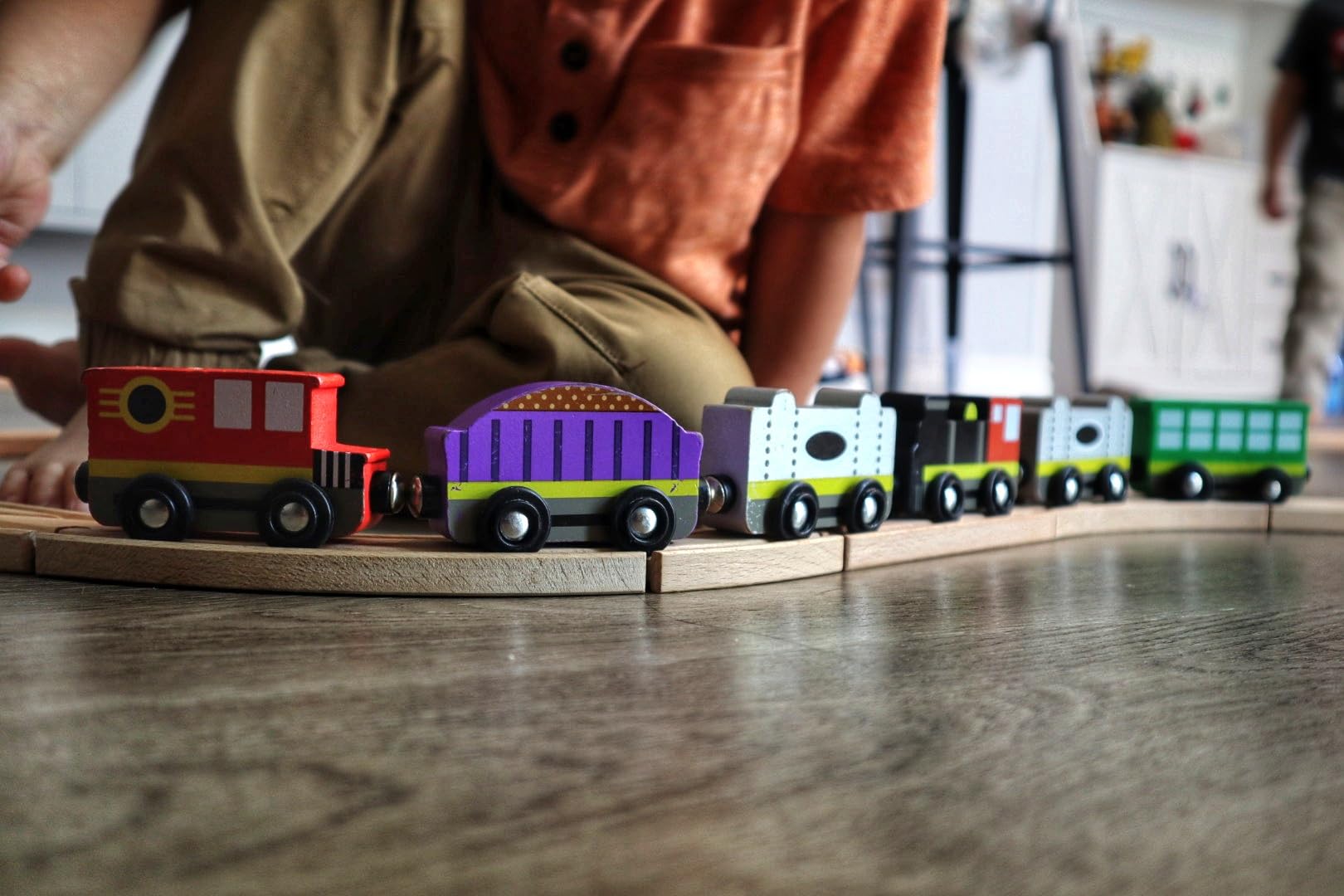 Melissa & Doug Wooden Train Cars, 8-Piece Magnetic Train Set with Toy Storage Tray, Steam Engine, Caboose, Coal & Passenger Cars, Montessori-Inspired Pretend Play Toys for Kids Ages 3+ customer photo 1