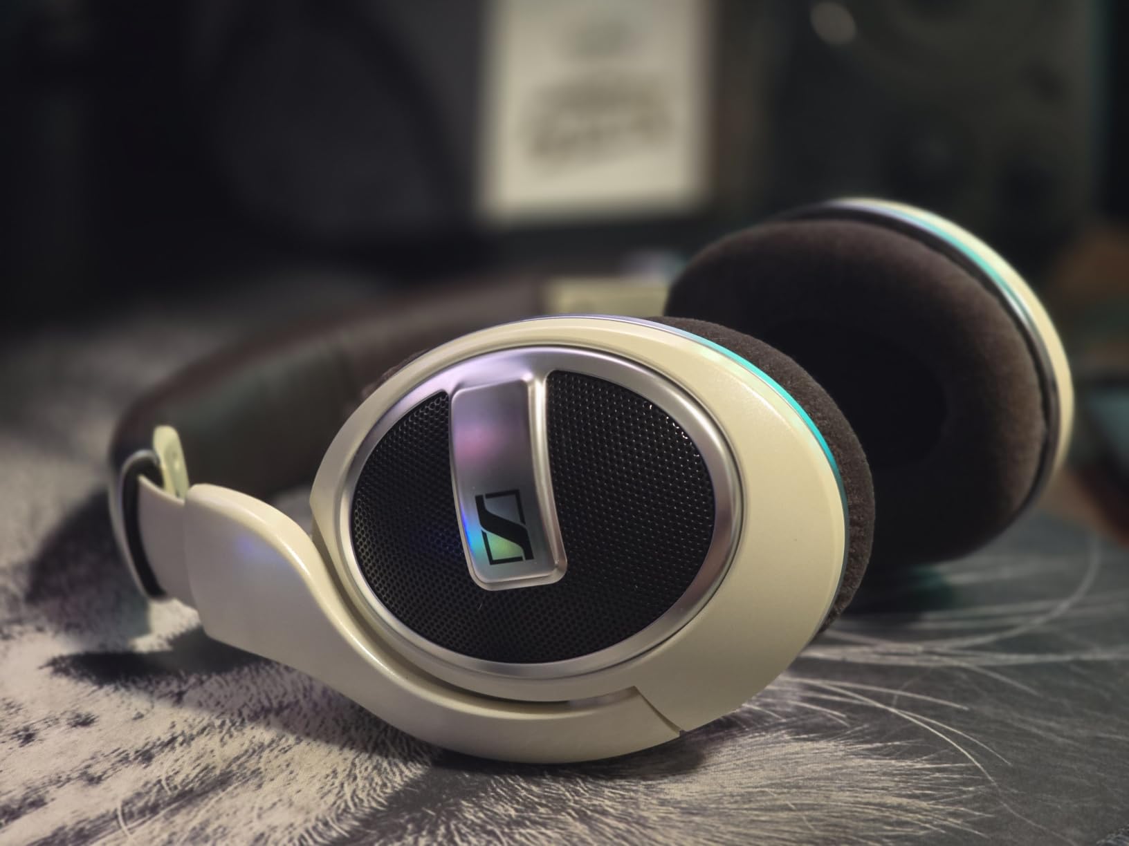 Sennheiser HD 599 Open-Back Wired Audiophile Headphones, Ivory customer photo 2