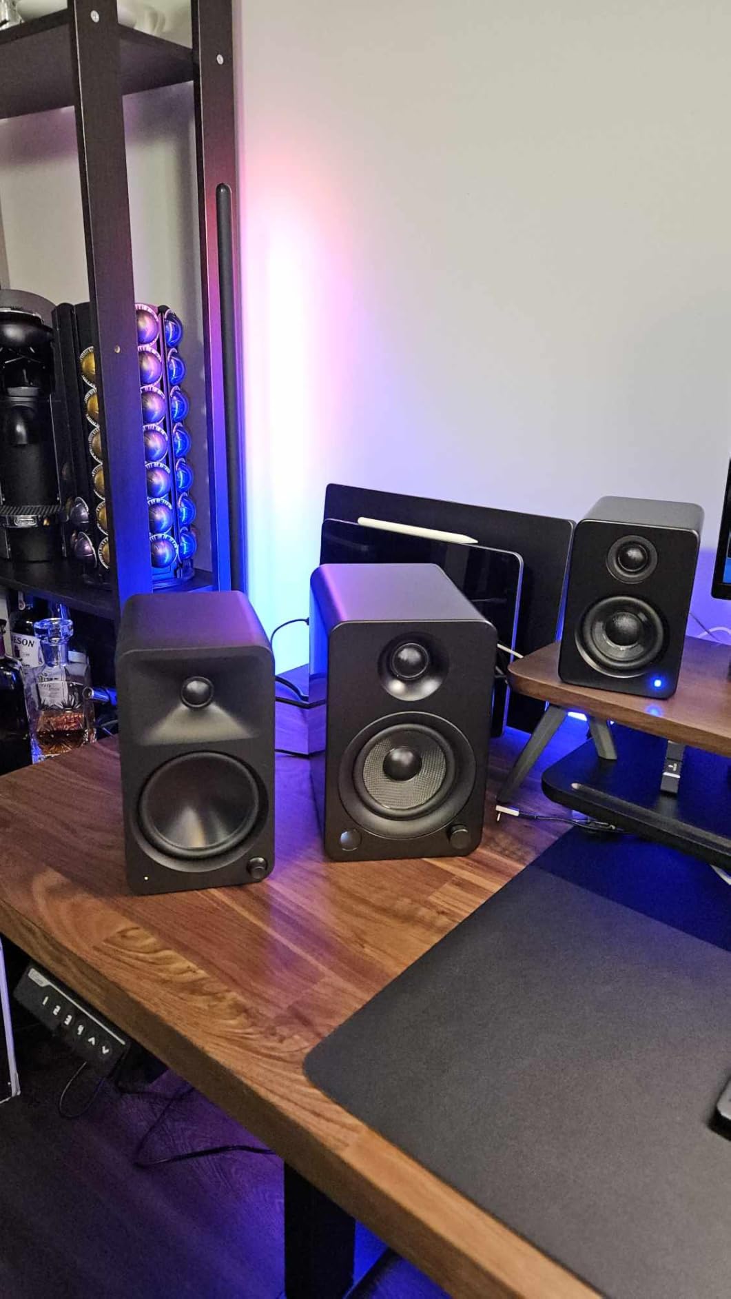 Kanto YU4GB Powered Speakers with Bluetooth and Built-in Phono Preamp | Auto Standby and Startup | Remote Included | 140W Peak Power | Pair | Gloss Black customer photo 1