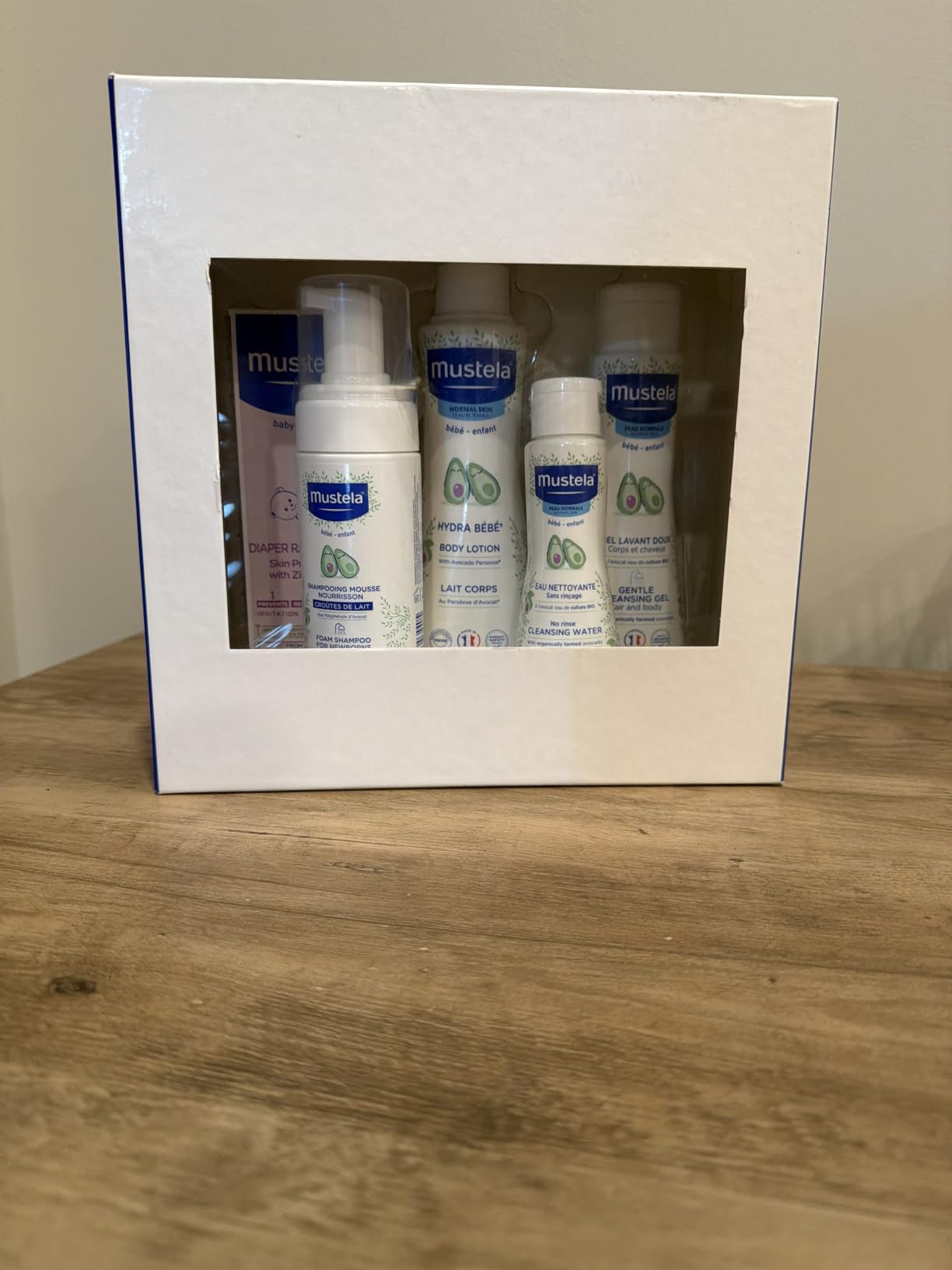 Mustela Newborn Arrival Gift Set - Baby Skincare & Bath Time Essentials - Natural & Plant Based - 5 Items Set customer photo 2