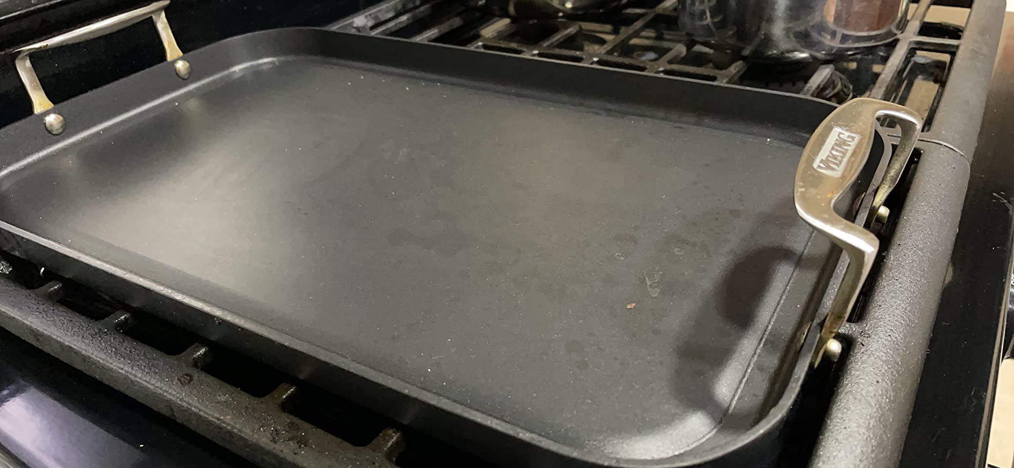 Viking Nonstick Double Burner Griddle, 19 x 11 Inch Hard Anodized Kitchen Grill Pan with Handles, Oven Safe, Works on Gas, Ceramic, and Electric Stove Top customer photo 1