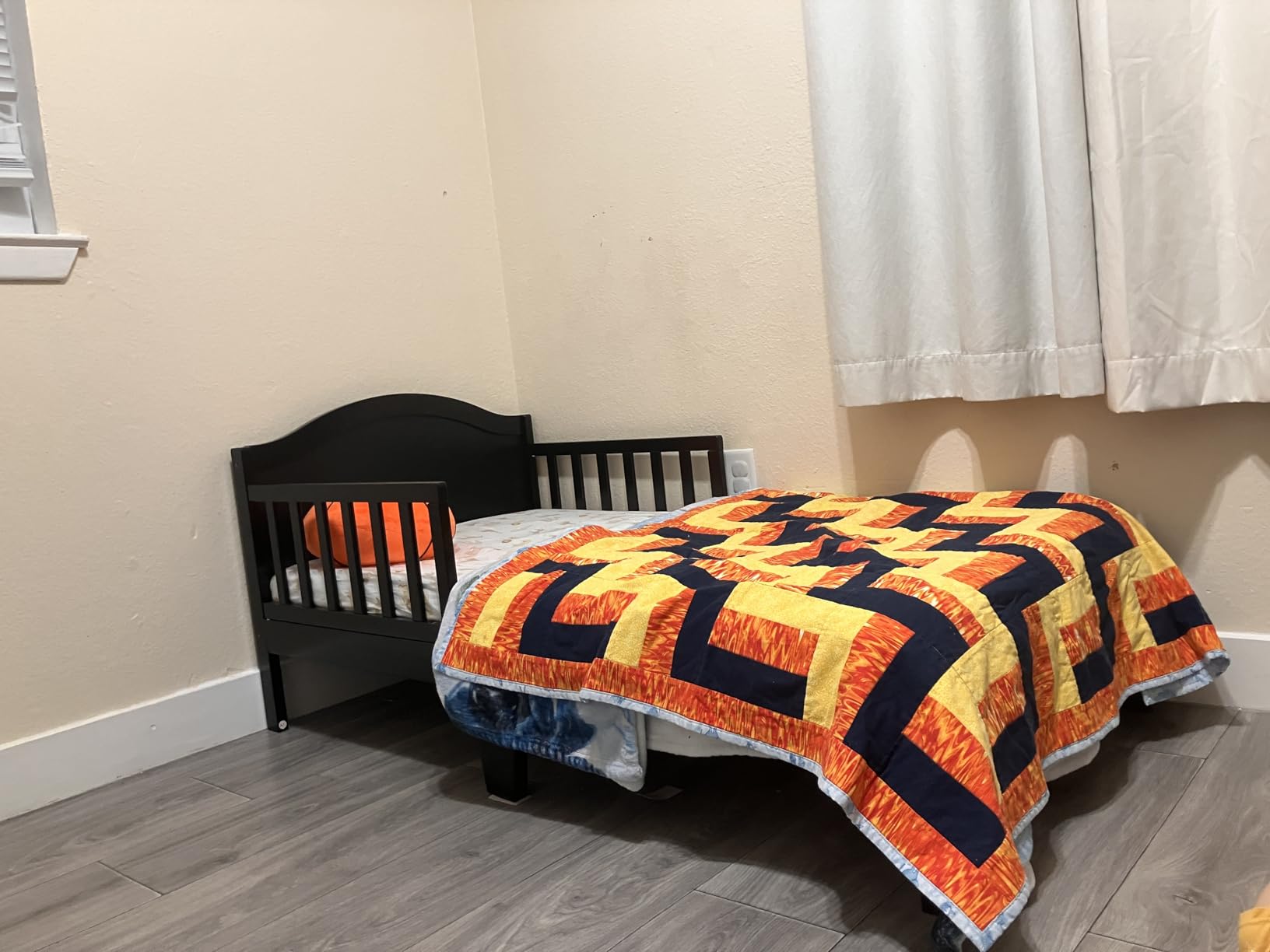 Dream On Me Sydney Toddler Bed in Steel Grey, Greenguard Gold Certified customer photo 2