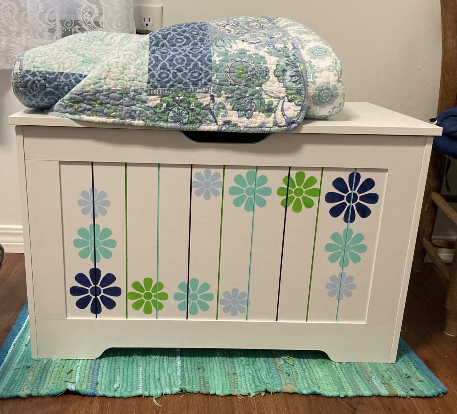 VASAGLE Storage Chest, 29.9 Inches Width Bench with 2 Safety Hinges customer photo 2