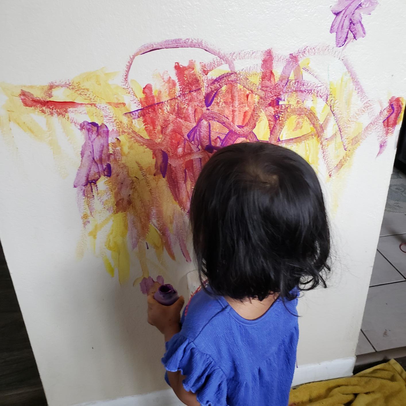 Crayola Washable Kids Paint Set (12ct), School Supplies for Kids, Classic and Glitter Paint, Classroom Essentials, Toddler Painting Kit, Ages 3+ [Amazon Exclusive] customer photo 1