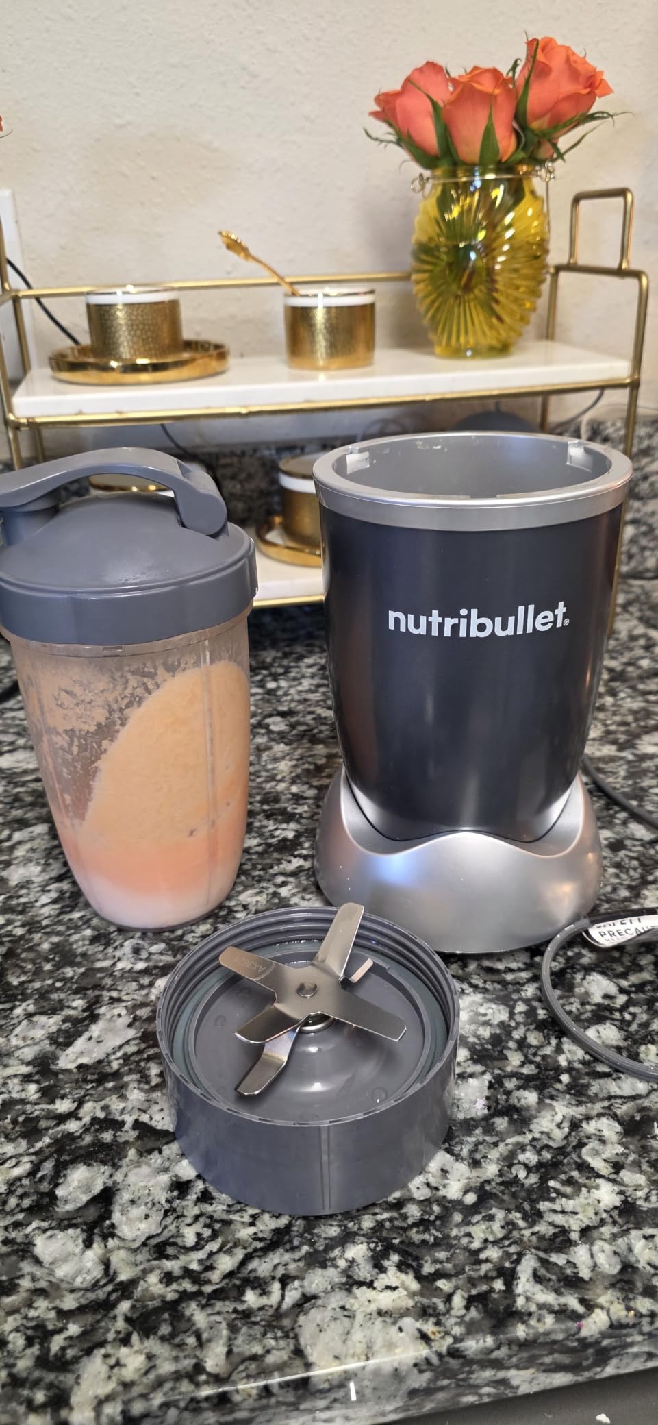 Nutribullet Personal Blender, Shakes, Smoothies, Food Prep, and Frozen Blending, 24 Ounces, 600 Watt, Dark Gray, NBR-0601WM customer photo 2