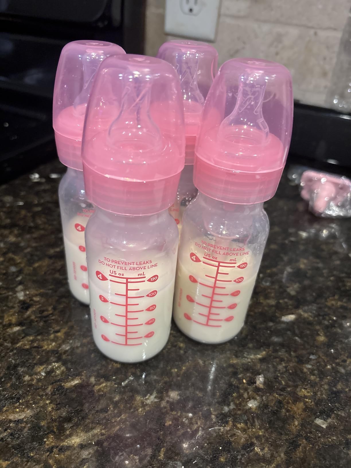 Dr. Brown's Narrow Breast to Bottle Pump & Store Feeding Set, Pink, 0m+ customer photo 1