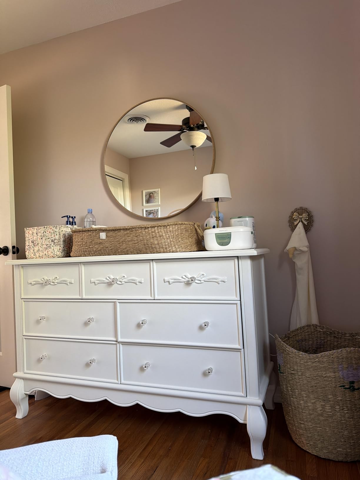 Evolur Aurora 7-Drawer Double Dresser, Assembled Baby Dresser with Crystal Knobs, Queen Anne Feet & Spacious Storage for Nursery Essentials in Frost White customer photo 1