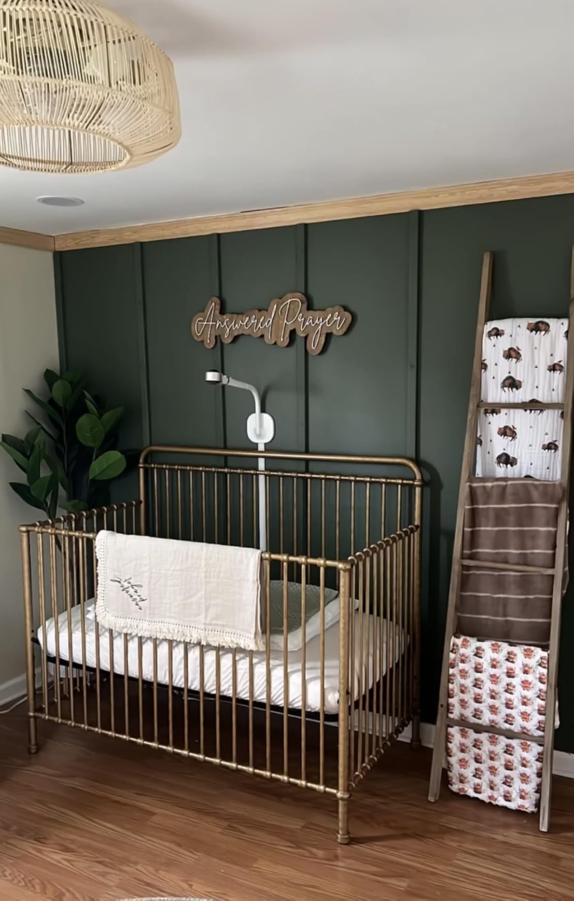 NAMESAKE Winston 4-in-1 Convertible Crib w/Wheels Vintage Gold Bedside customer photo 1