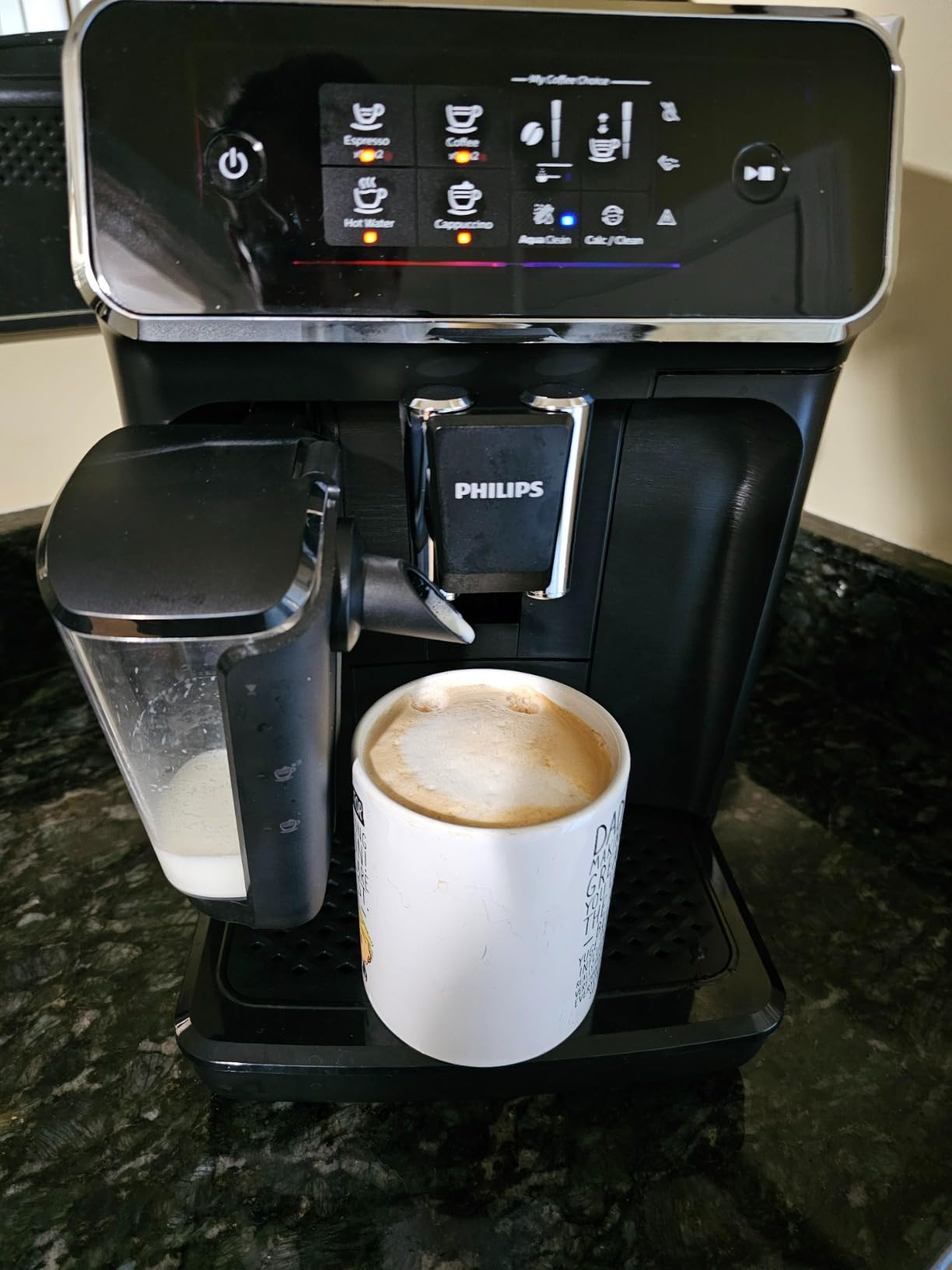 Philips 2200 Series Fully Automatic Espresso Machine, LatteGo Milk Frother, 3 Coffee Varieties, Intuitive Touch Display, 100% Ceramic Grinder, AquaClean Filter, Aroma Seal, Black (EP2230/14) customer photo 2
