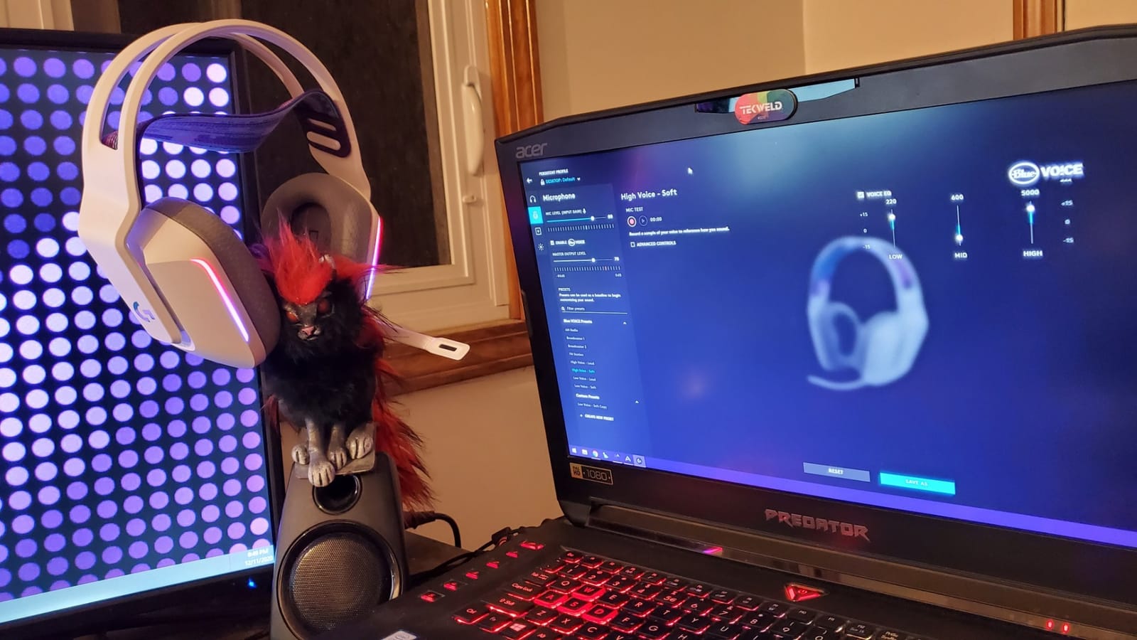 Logitech G733 Lightspeed Wireless Gaming Headset - Black customer photo 2