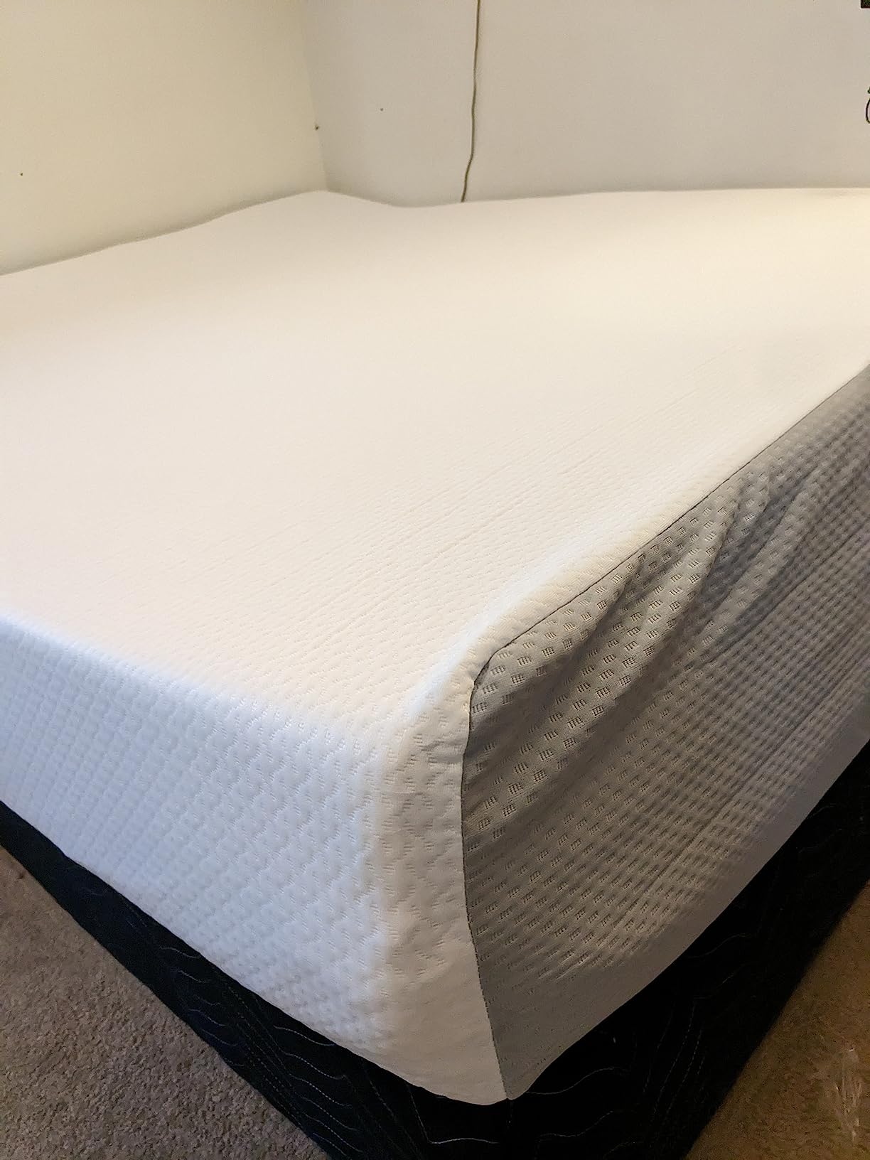 Amazon Basics Memory Foam Mattress, Soft Plush Feel, Breathable, 6 Inch, Twin, White/Grey customer photo 1