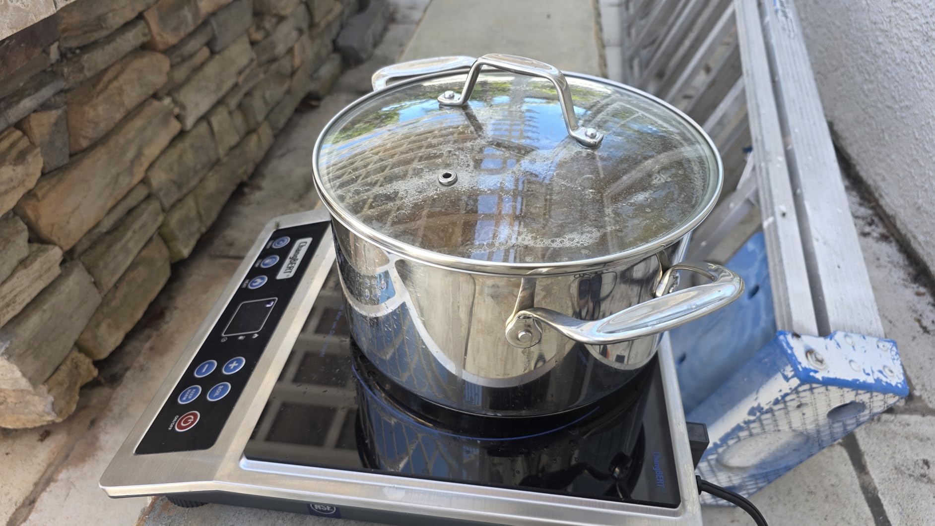NutriChef 19-Quart Stainless Steel Stockpot – 18/8 Food Grade Heavy-Duty Induction-Compatible Pot with See-Through Lid, Ideal for Stews, Broths, Simmering & Soups, Dishwasher Safe – NCSP20 customer photo 2