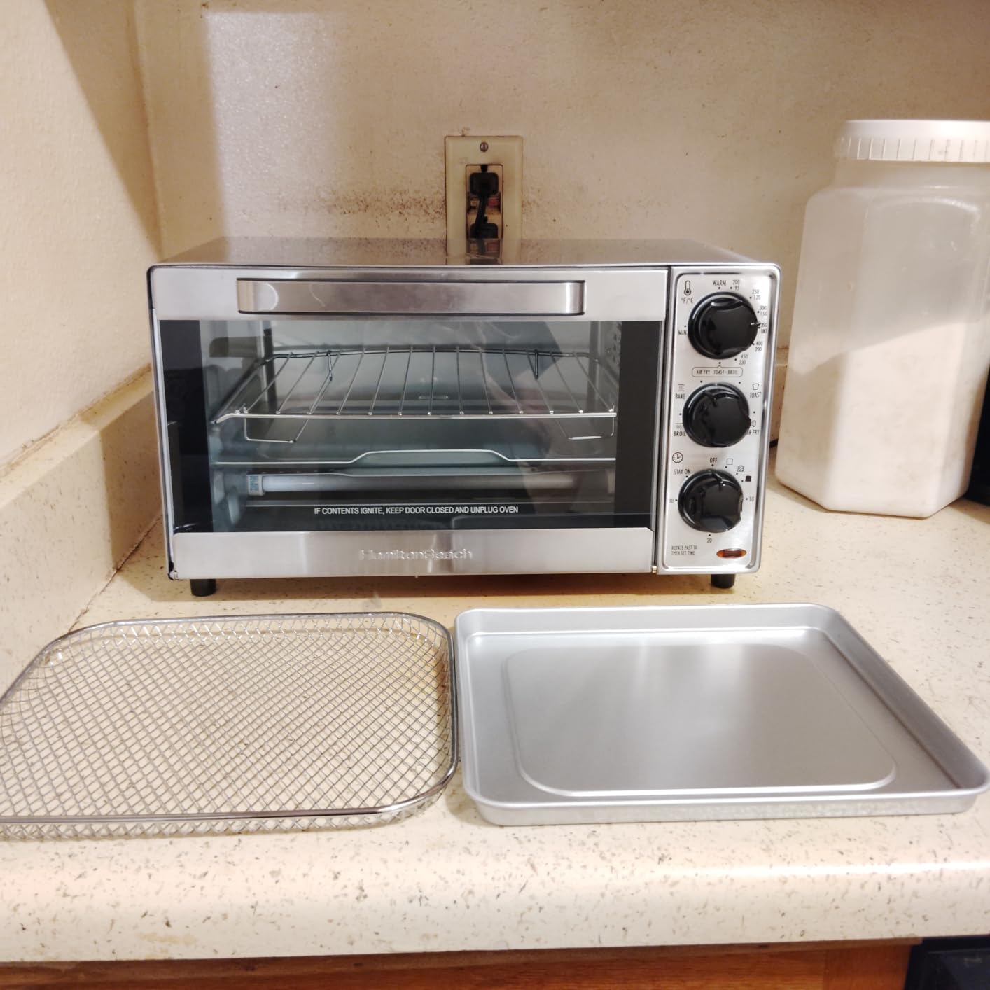 Hamilton Beach 4 Slice Countertop Air Fryer Toaster Oven Combo customer photo 2