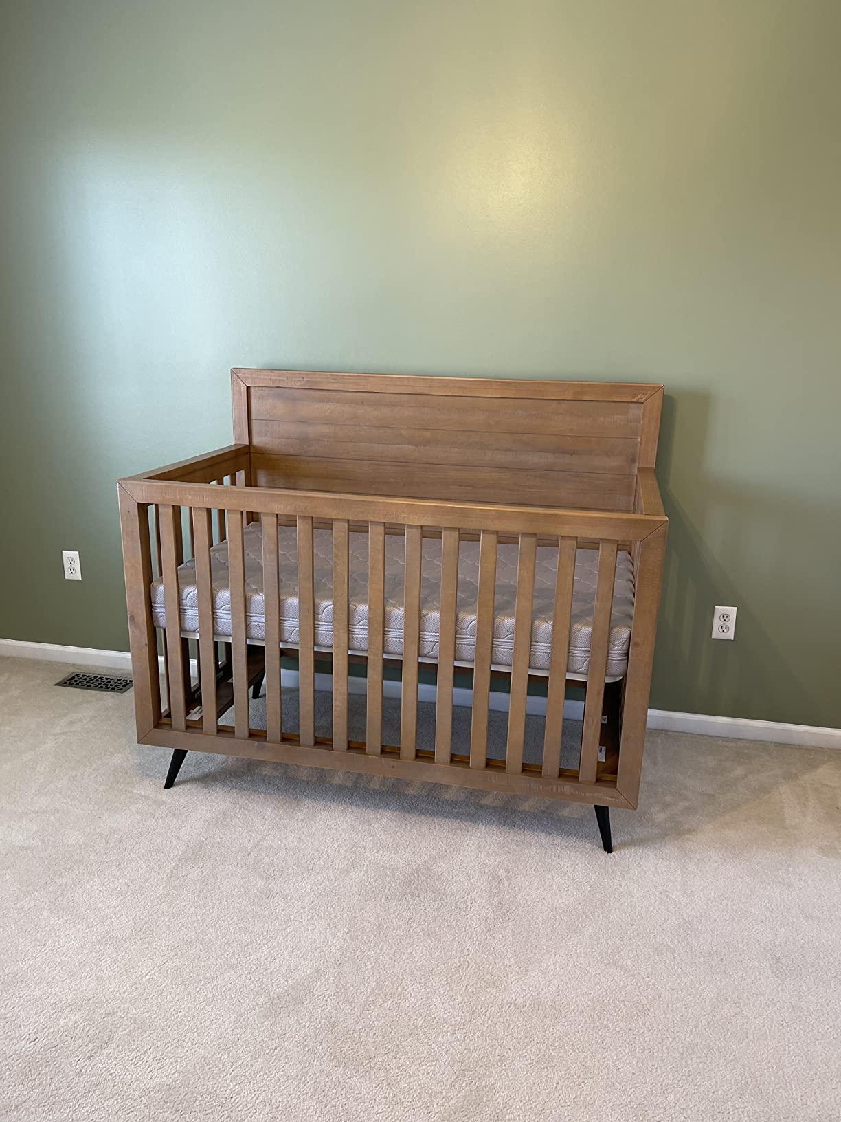 évolur Stilnovo Mid-Century 4-in-1 Convertible Baby Crib in Sugar Cane, GreenGuard Gold & JPMA, Converts to Toddler, Day & Full-Size Bed, 3 Mattress Heights, Modern Retro Design Nursery customer photo 2