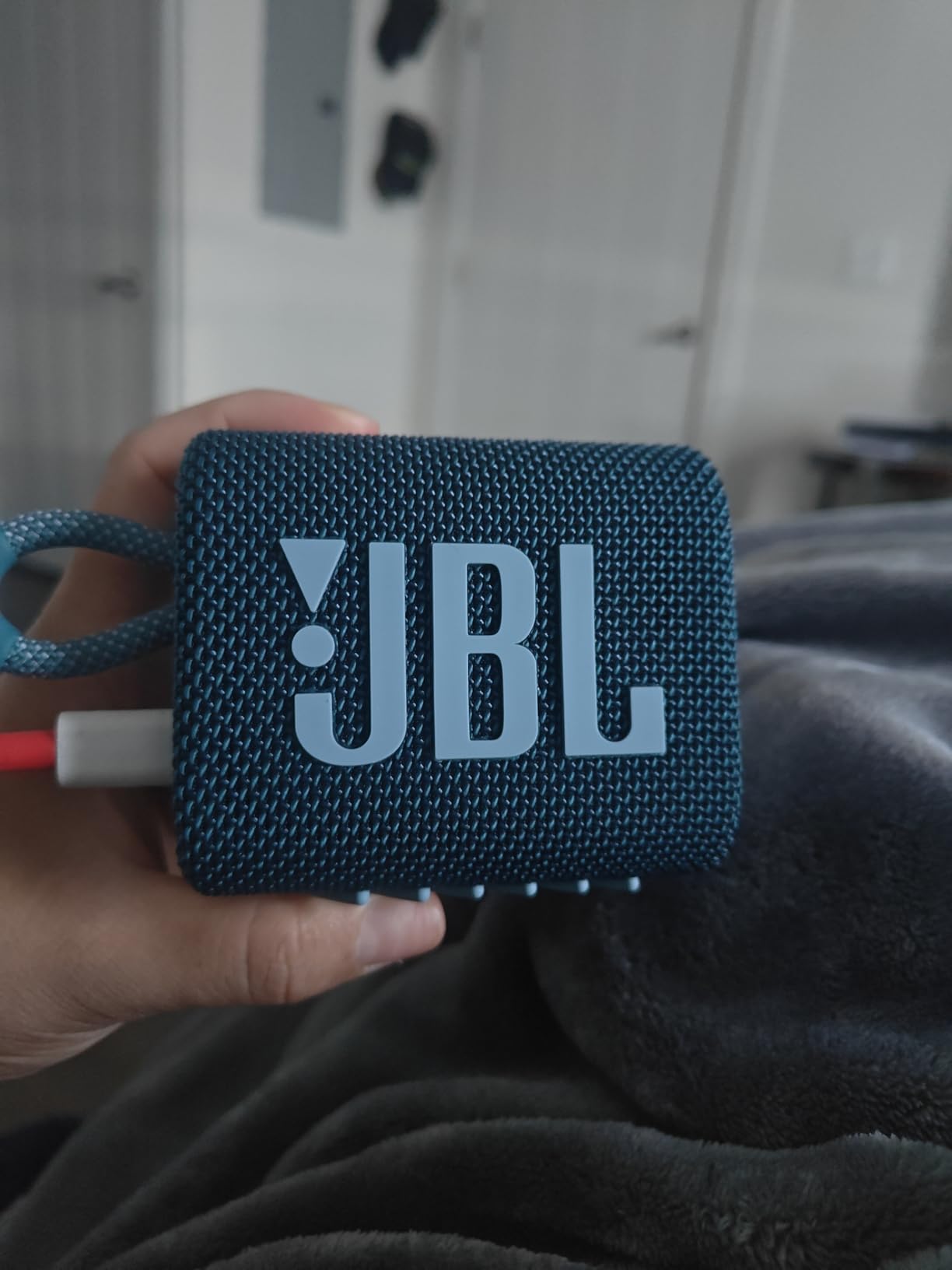 JBL Go 3 - Portable Mini Bluetooth Speaker, big audio and punchy bass, IP67 waterproof and dustproof, 5 hours of playtime, speaker for home, outdoor and travel (Black) customer photo 1