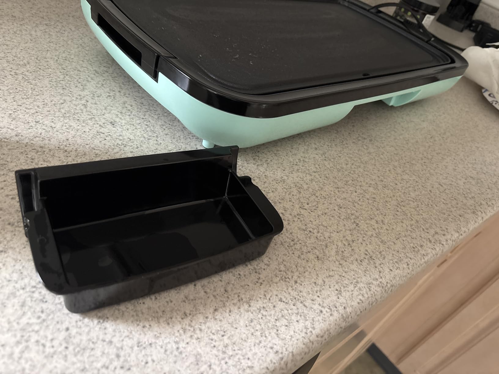 Dash Deluxe Everyday Electric Griddle, Removable Nonstick Plate, Black customer photo 2
