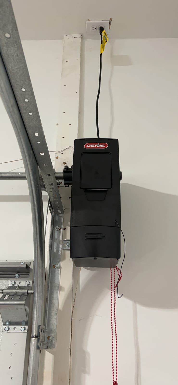 Genie B6172H Wall Mount Smart Garage Door Opener, DC Motor Lifts up to 14ft high 850lbs, Black customer photo 1