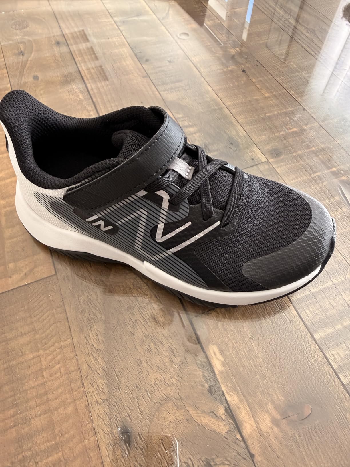 New Balance Kids' Rave Run V2 Hook and Loop customer photo 2