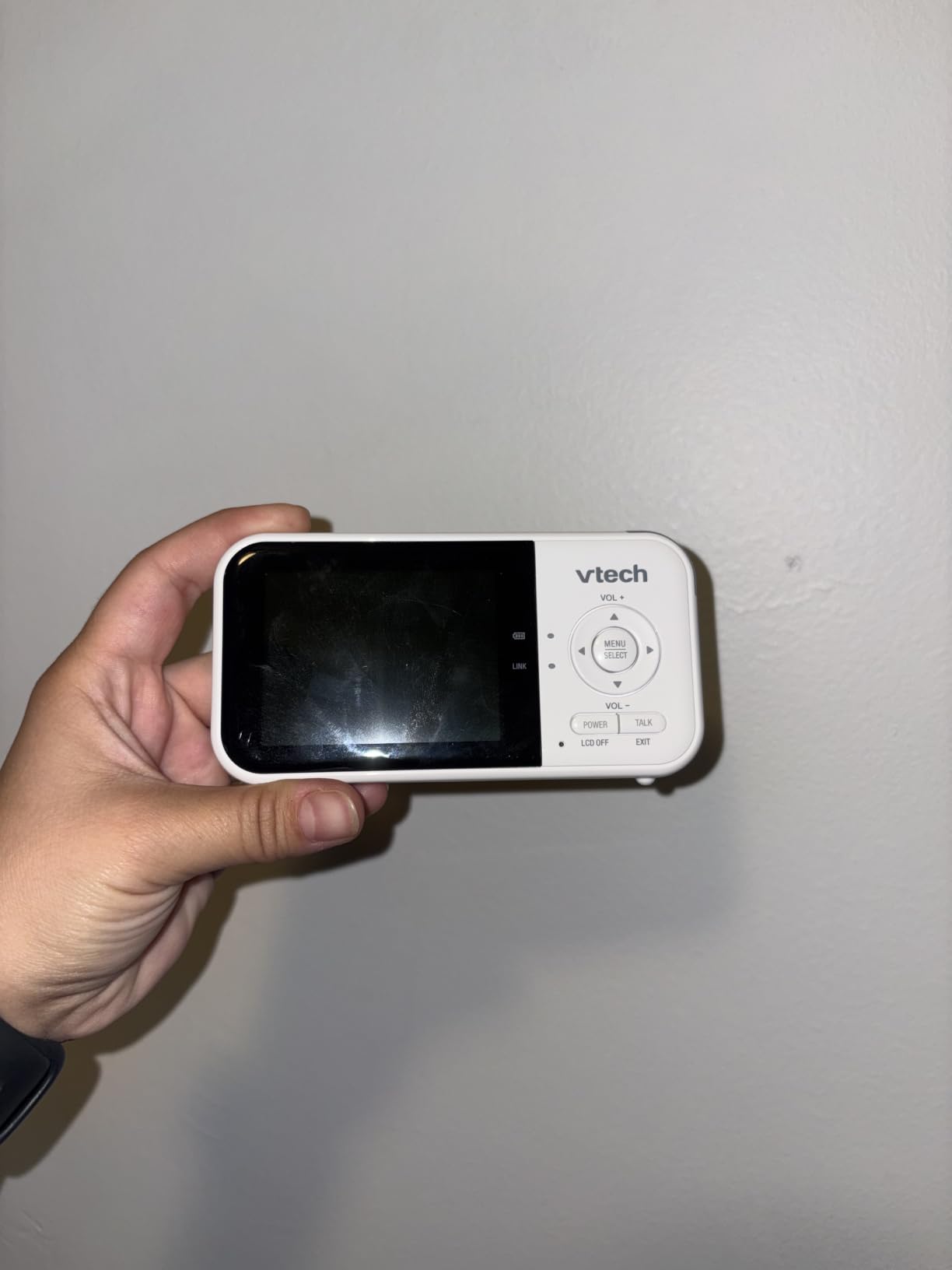 VTech Baby Monitor No WiFi with 2 Cameras – 19-Hour Battery, Patrol Mode for Twins & Two Rooms, 1000ft Range, Auto Night Vision, Two-Way Talk, Temperature Sensor | VM819-2 customer photo 1