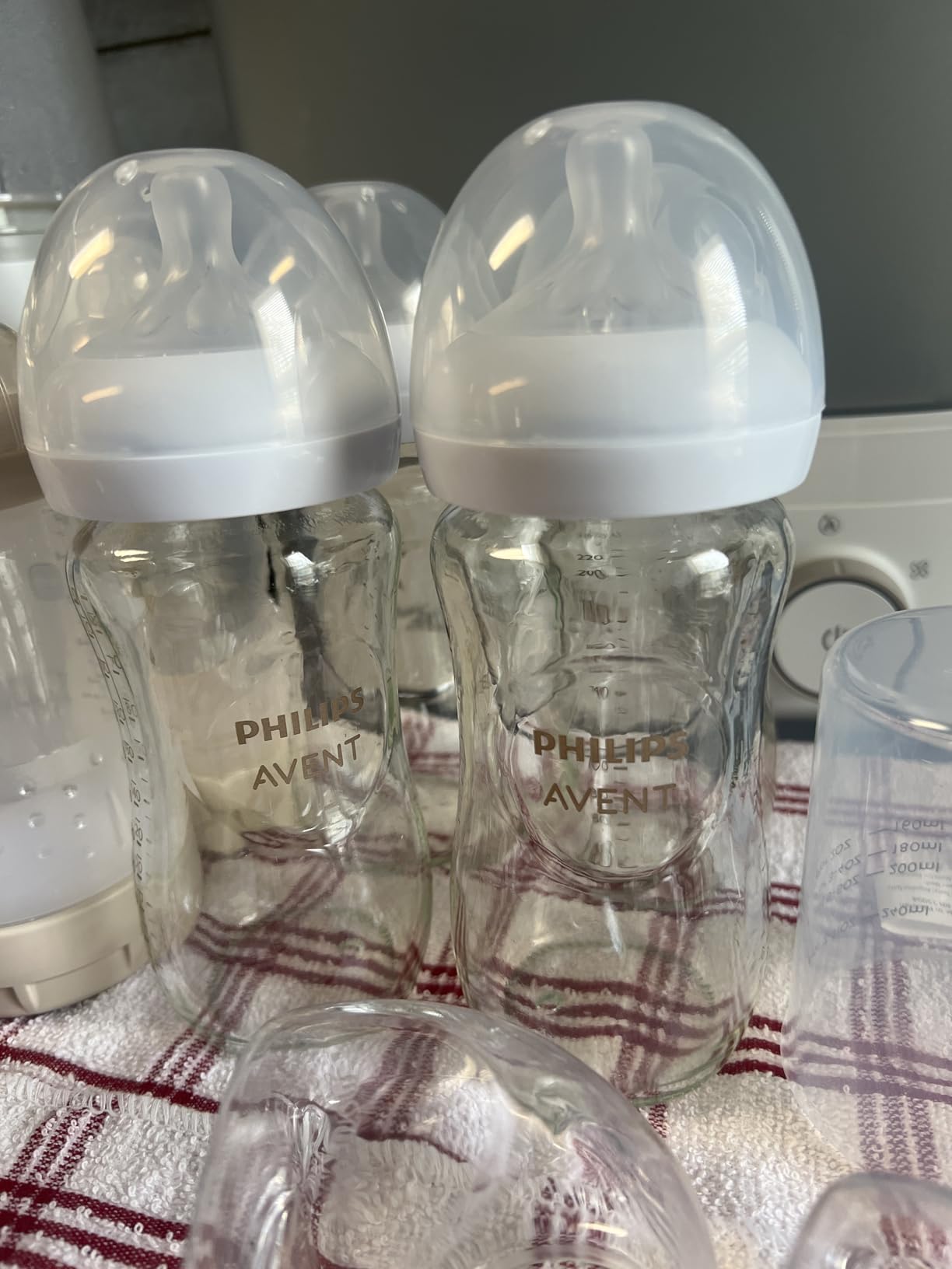 Philips Avent Natural Glass Baby Bottles, Slow Flow, 4 oz, BPA-Free, 4-Pack customer photo 2