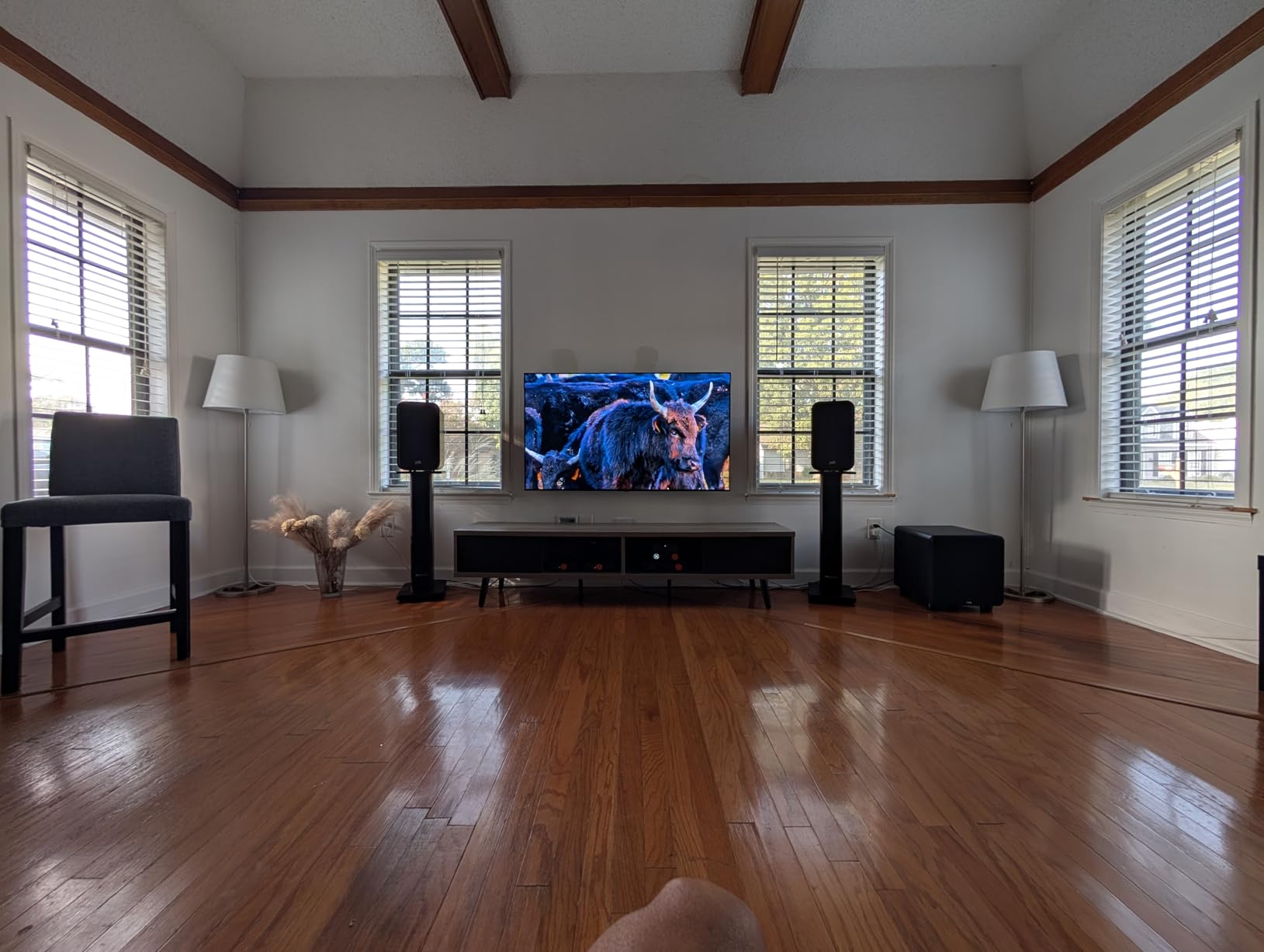 Polk Audio Signature Elite ES20 Bookshelf Speaker Pair, Contemporary Walnut customer photo 2