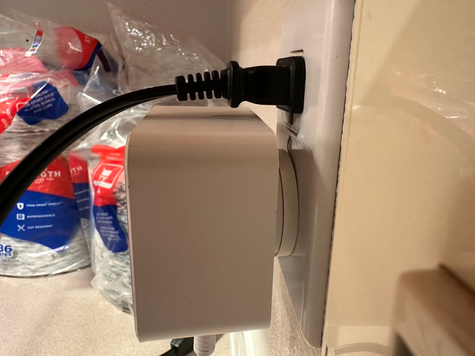 Eve Water Guard - Smart Home Water Leak Detector, 6.5 ft Sensing Cable, 100 dB Siren, (Apple HomeKit), App Notifications, Bluetooth, Thread customer photo 1
