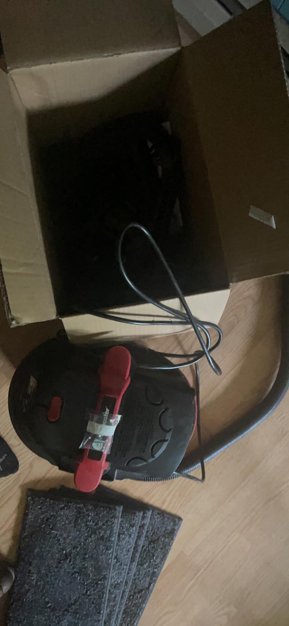 Vacmaster VHB305M 1101 3.2-Gal 2.5 Peak HP Compact Wet/Dry Vacuum Red customer photo 2