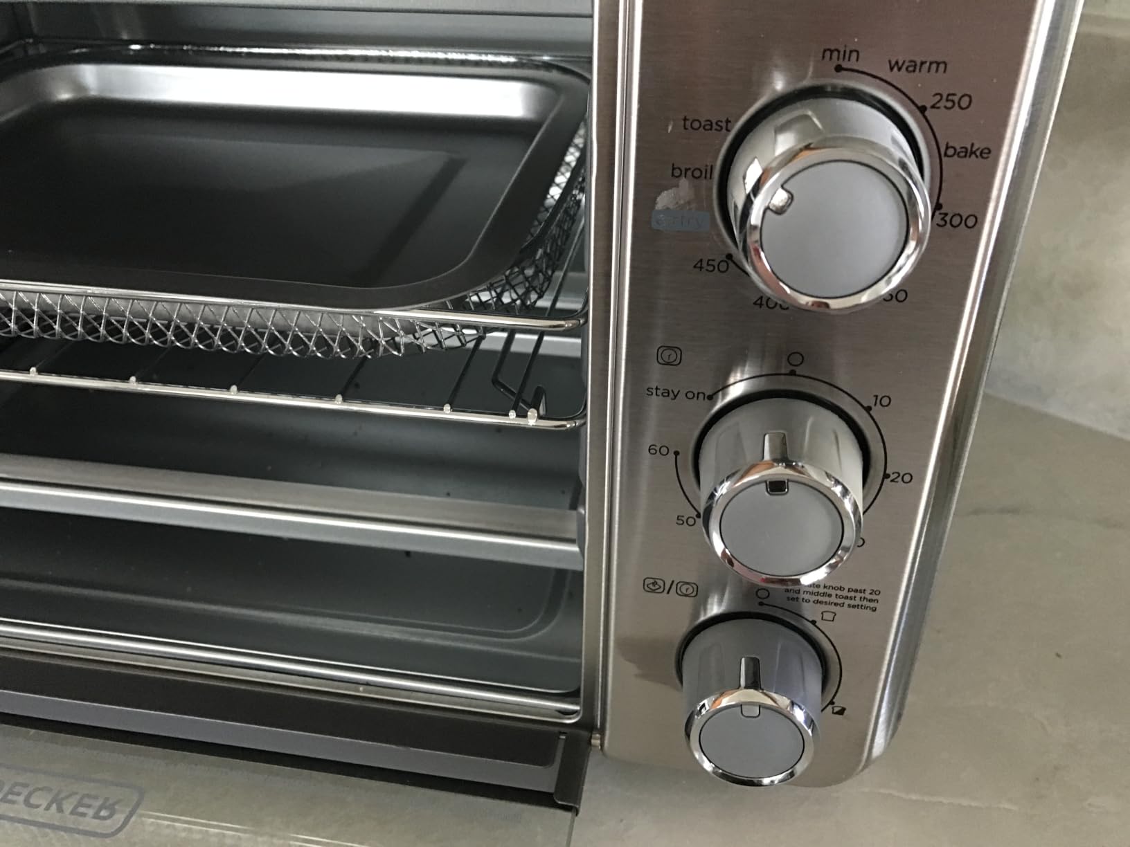 BLACK+DECKER 6-Slice Air Fry Toaster Oven, 5-in-1 Countertop Oven customer photo 1