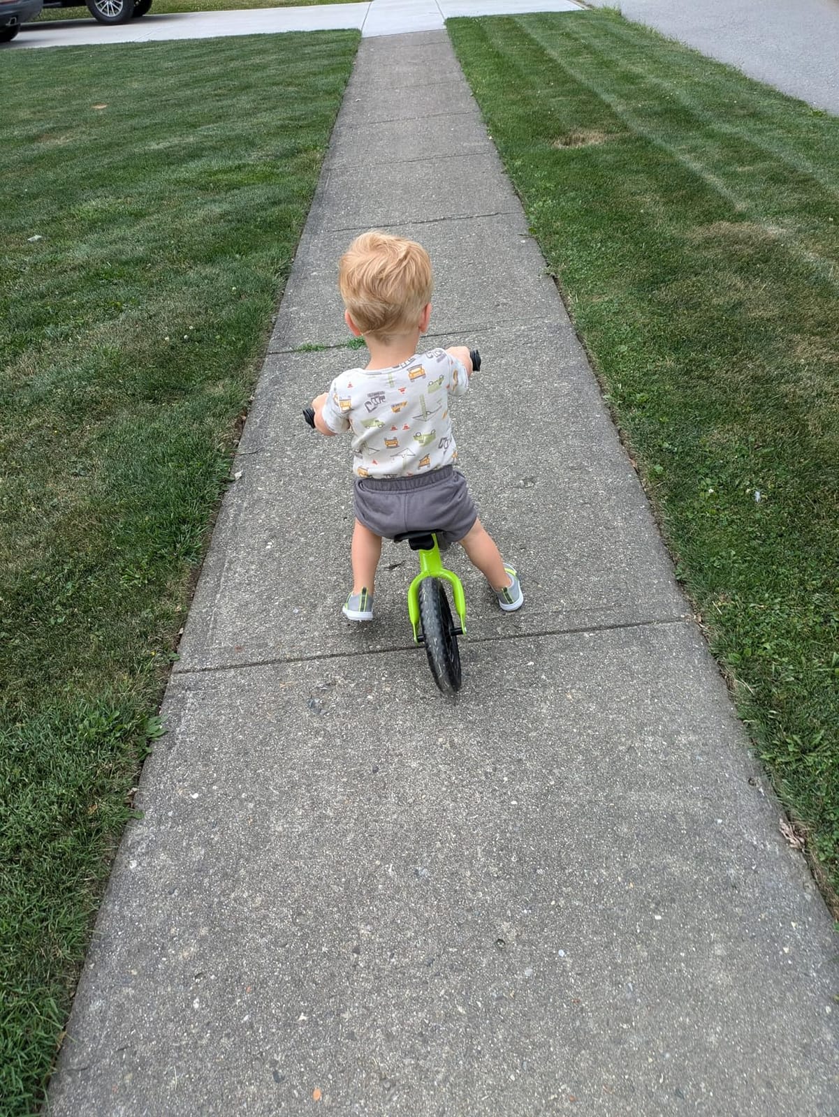 TOMY John Deere Toddler Balance Bike – 10