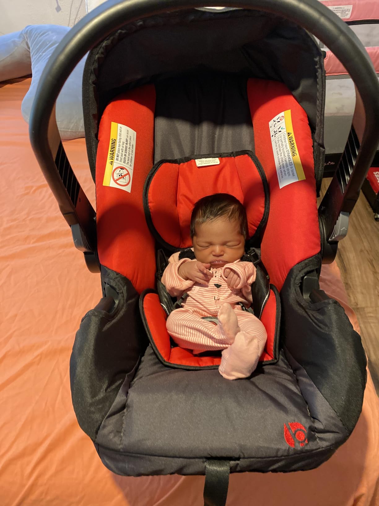 Baby Trend EZ-Lift™ Plus Infant Car Seat, Ultra Grey – Newborn Comfort Padding, Lightweight Carry Build, Adjustable Harness System customer photo 1
