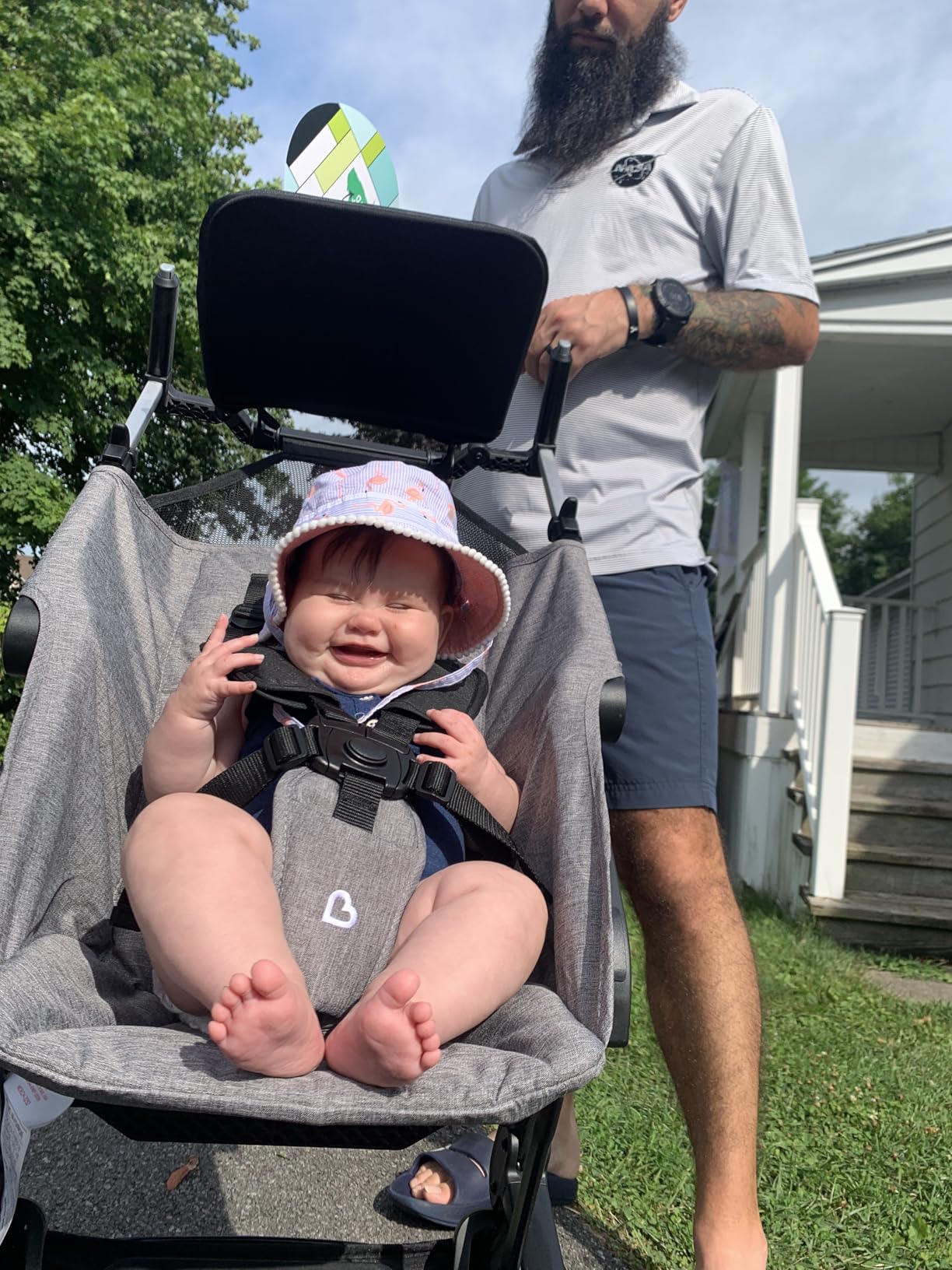 Munchkin Sparrow Travel Baby Stroller for Babies and Toddlers, Ultra Compact and Lightweight, Great for Airplane and Everyday Car Trips, Black customer photo 1