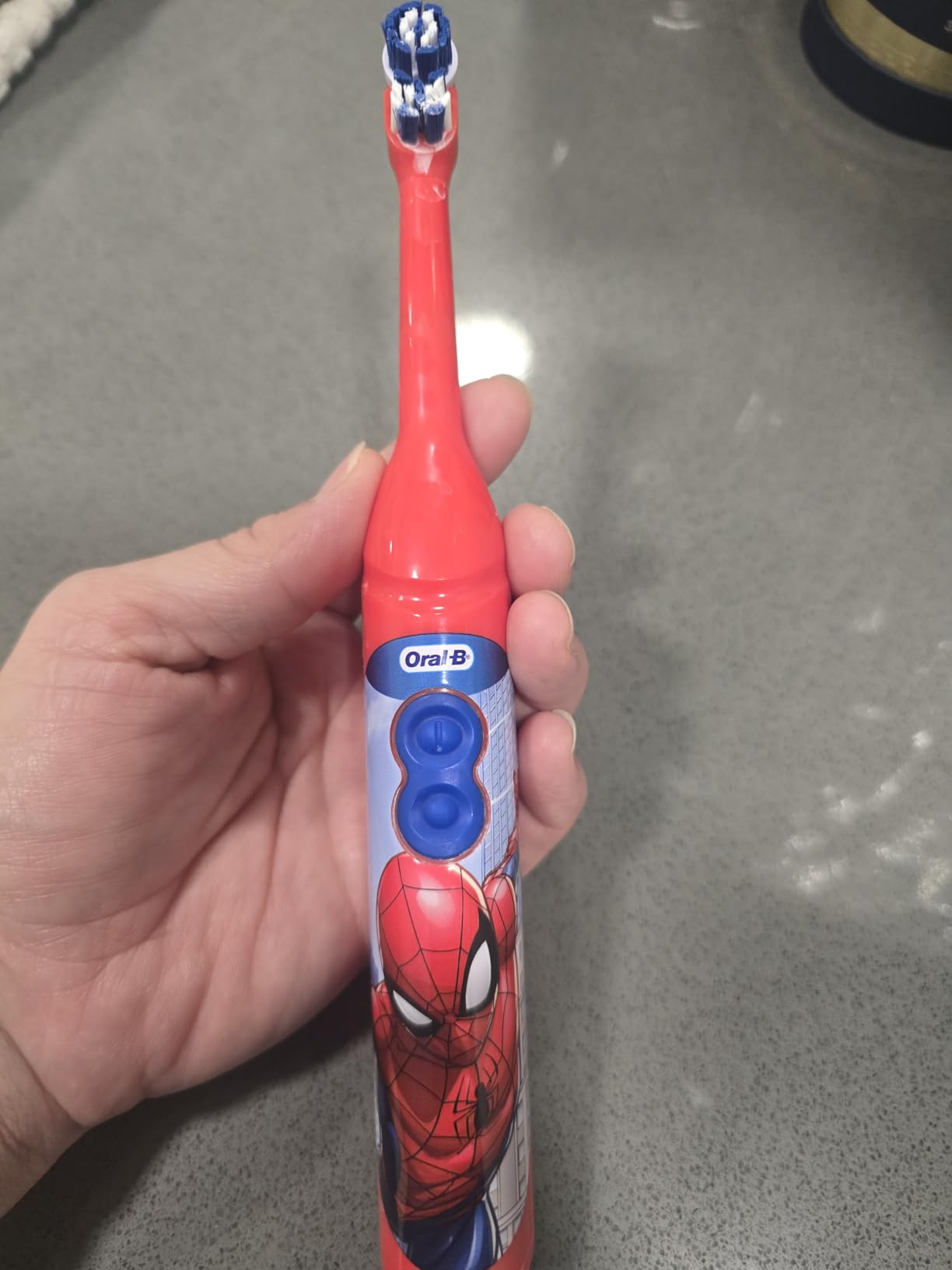 Oral-B Kid's Battery Toothbrush Featuring Marvel's Spiderman, Soft Bristles, for Kids 3+ customer photo 2