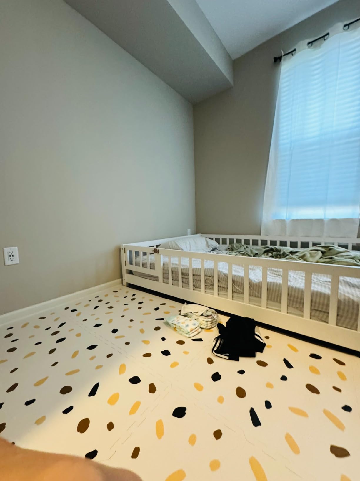 i-POOK Full Size Floor Bed for Children, Solid Wood Montessori Bed Frame with Fence & Door Montessori Floor Bed with Safety Guardrails for Girls and Boys, White (with Bed Slats) customer photo 1