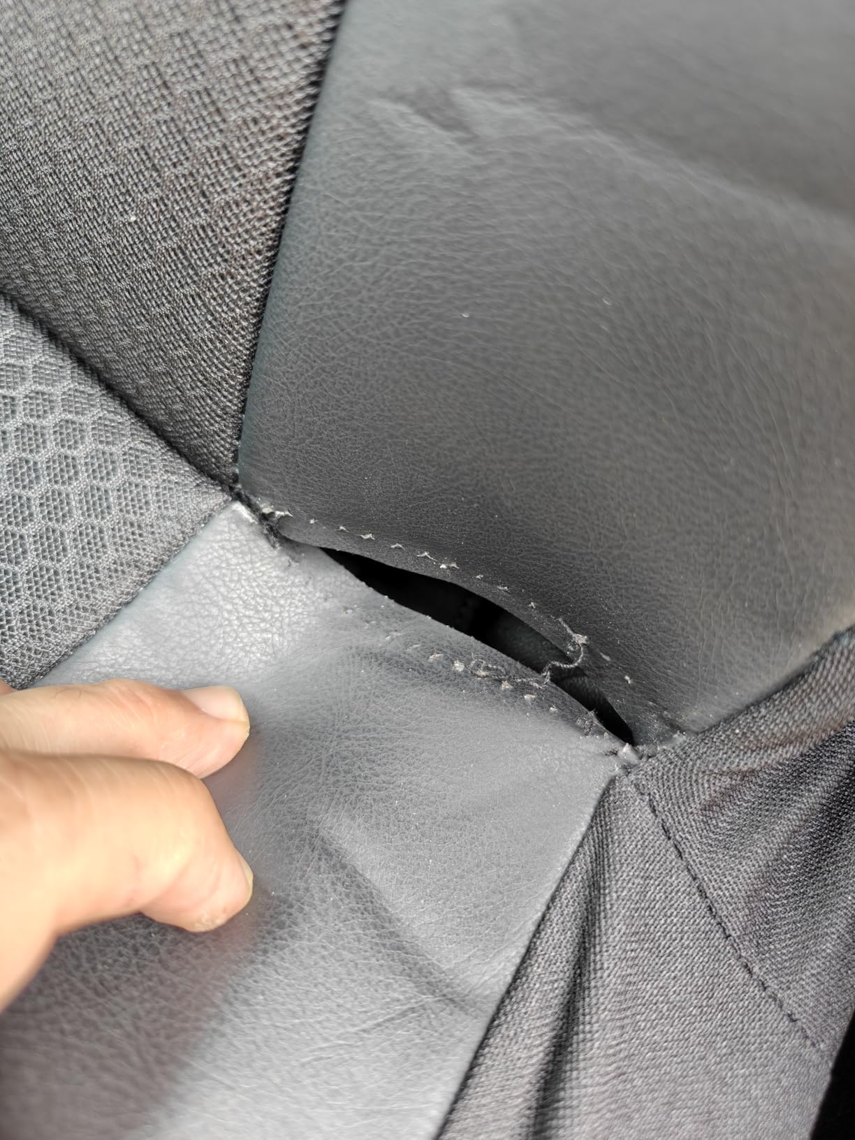 Skechers Memory Foam Seat Covers, Air Cool Mesh Thick Car Seat Covers, Car Seat Covers Front Seats Airbag Compatible, Universal Automotive Comfort for Most Cars, Vans, Trucks, SUV,Black customer photo 2