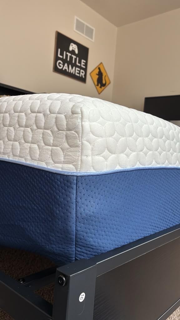 Gelsea 6 Inch Twin Size Mattress for Kids, Gel Cooling Memory Foam Mattress in A Box, Medium Firm Feel for Back Pain Relief, CertiPUR US Certified customer photo 2