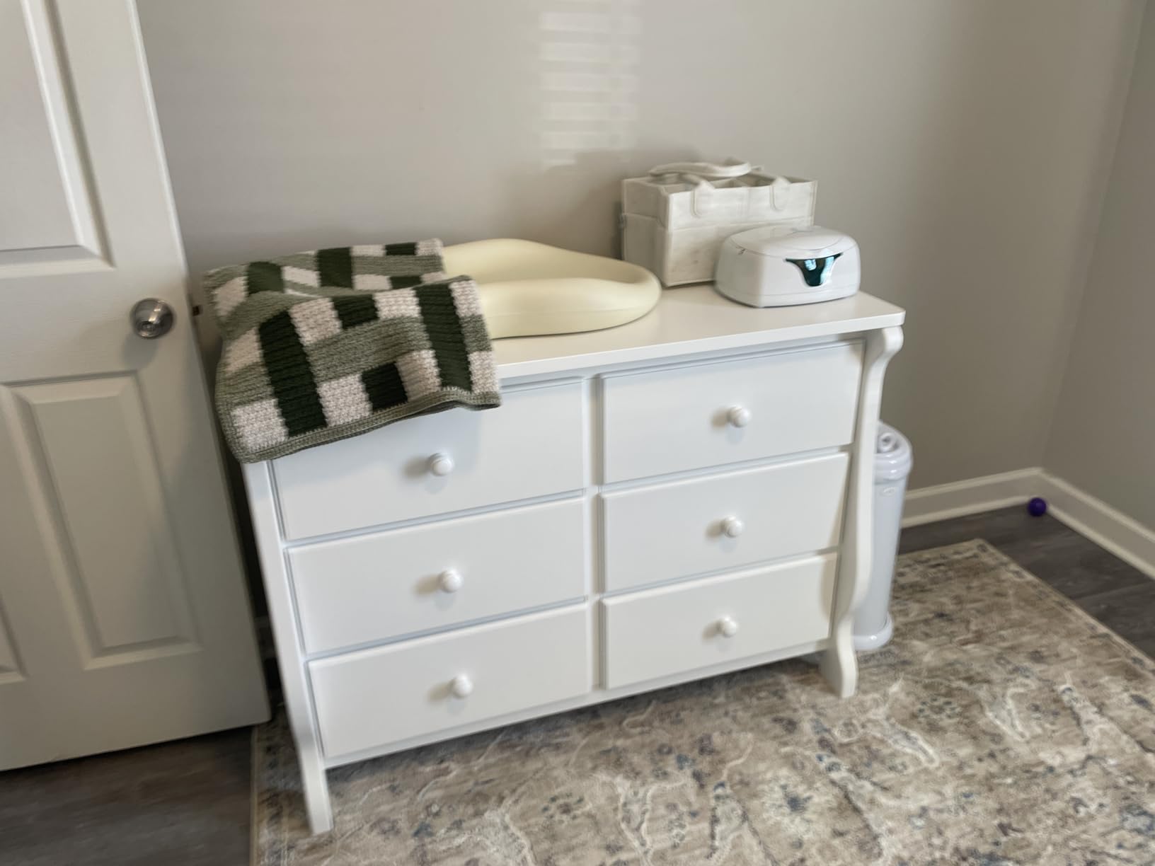 Delta Children Universal 6 Drawer Dresser with Interlocking Drawers - Greenguard Gold Certified, White customer photo 1