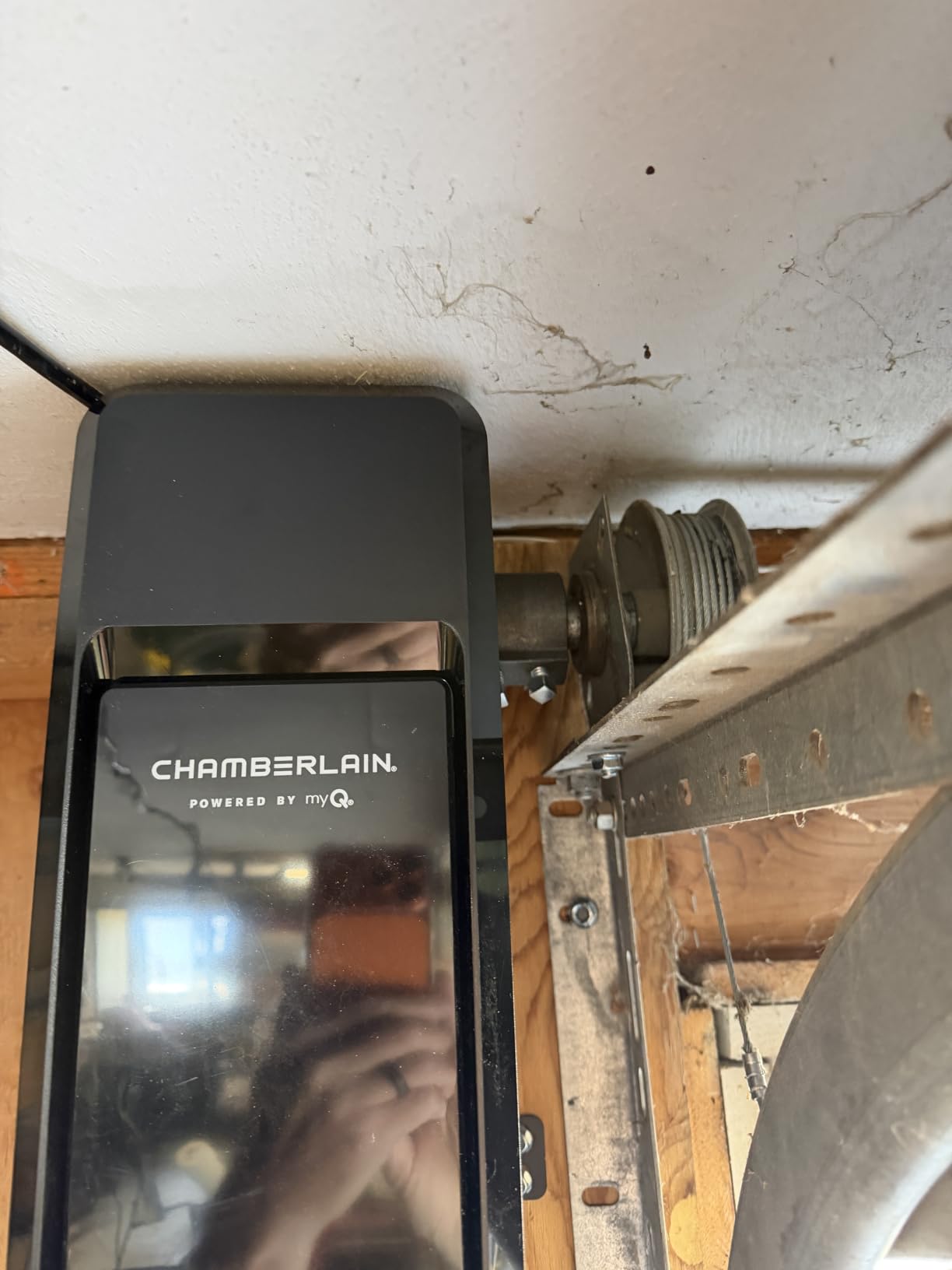 Chamberlain Wall Mount myQ Garage Door Opener, Battery Backup customer photo 1