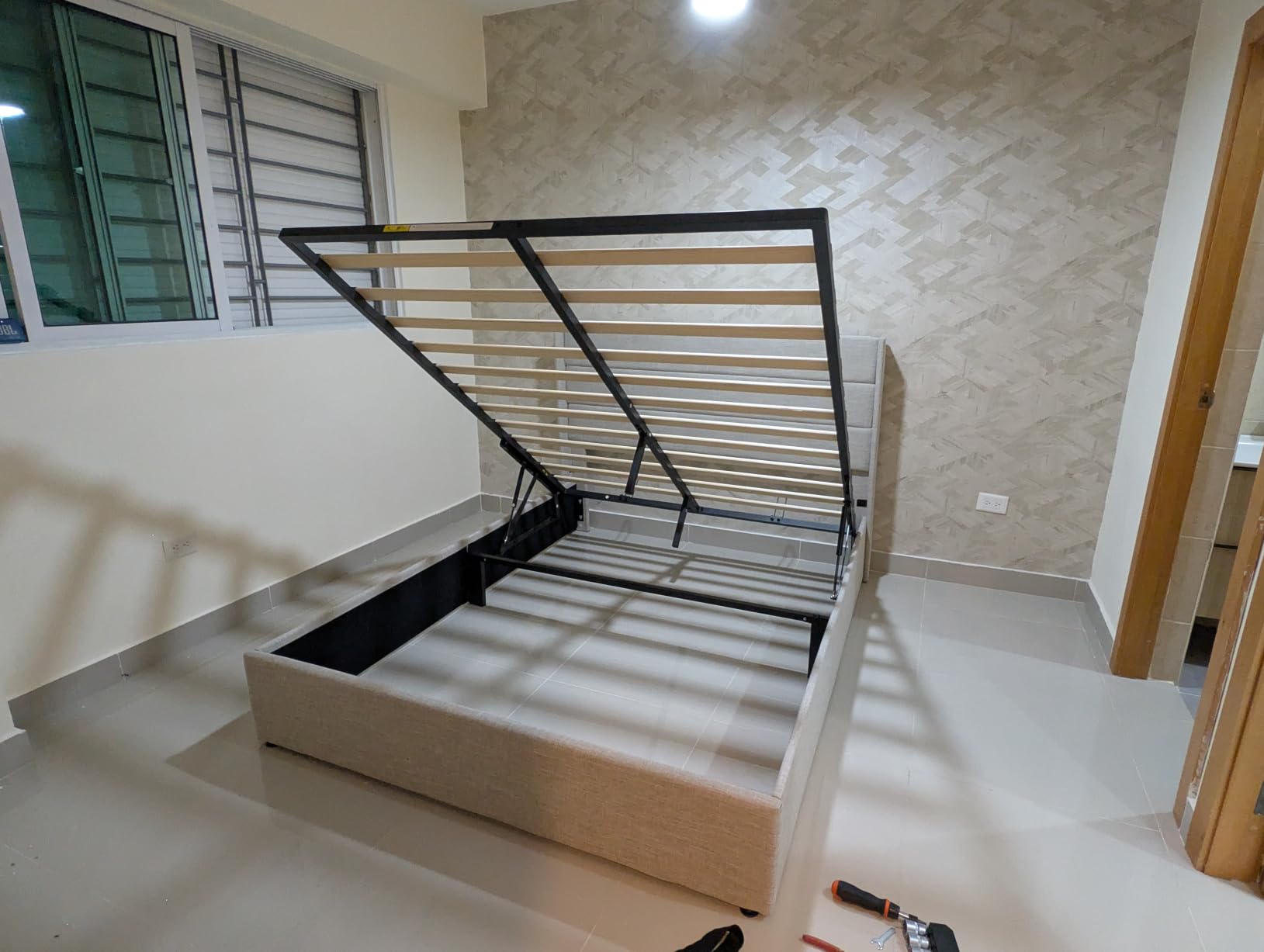 Allewie Queen Size Lift Up Hydraulic Storage Bed Frame Light Beige customer photo 2