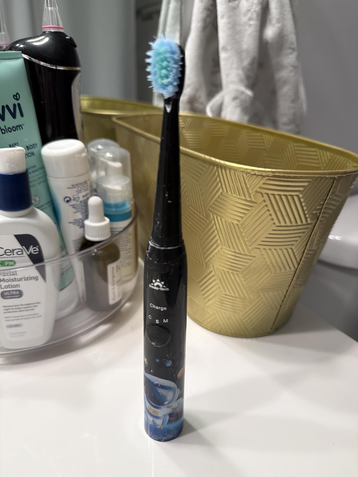 Kids Electric Toothbrush Rechargeable Age 3-5-6-12-18 Year Old, Sonic Toothbrush Kids with Timer 3 Modes 4 Vibrating Heads Habit Stickers Tooth Brush for Girls Boys and Childrens (Astronaut Black) customer photo 2