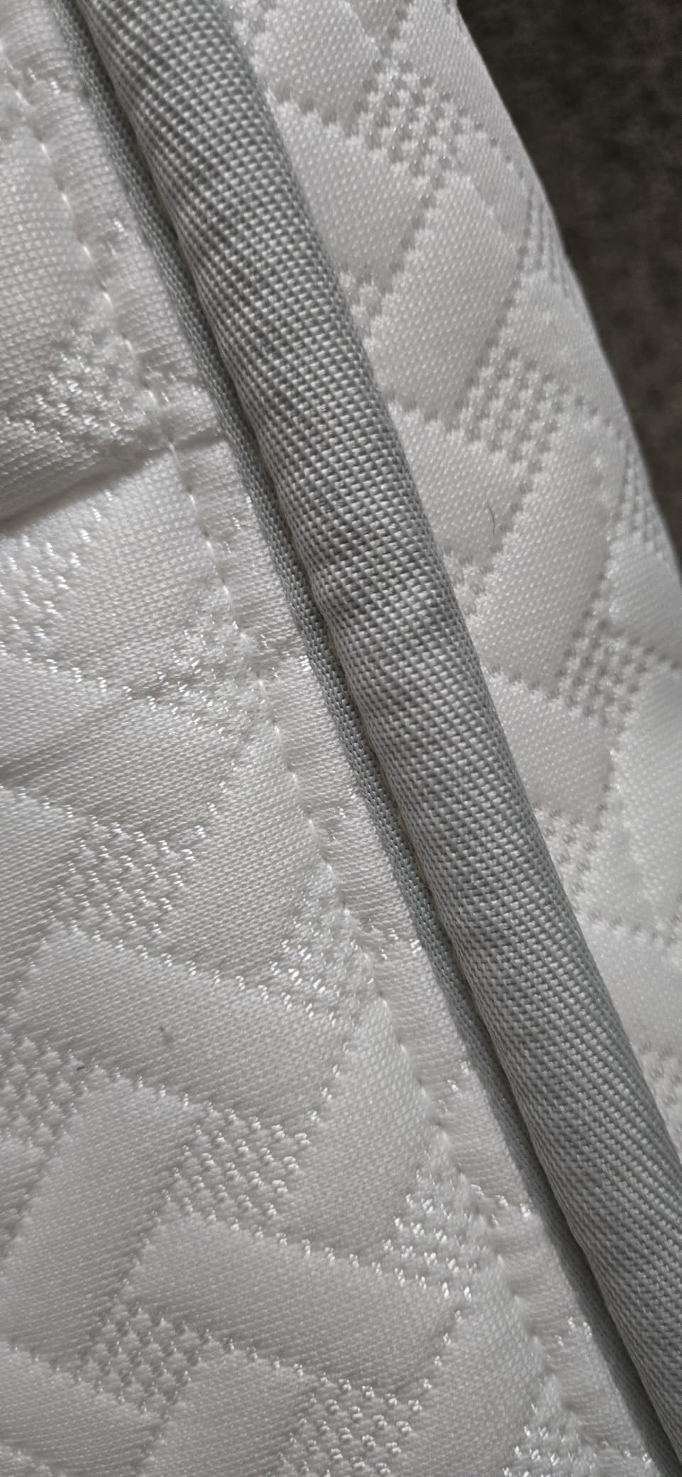 Zinus 6 Inch Twin Foam and Spring Hybrid Mattress, Medium Firm Feel | Fiberglass Free, Durable Support, Mattress in a Box, CertiPUR-US & OEKO-TEX Certified Safe Materials customer photo 1