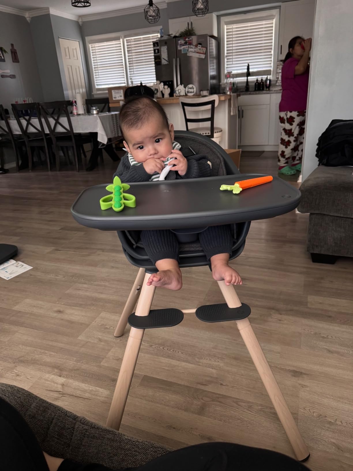 Maxi-Cosi Moa 8-in-1 High Chairs for Babies and Toddlers, Machine Washable Infant High Chair, Compact, Convertible to Booster Seat for Table, Lightweight Design, Classic Green customer photo 1