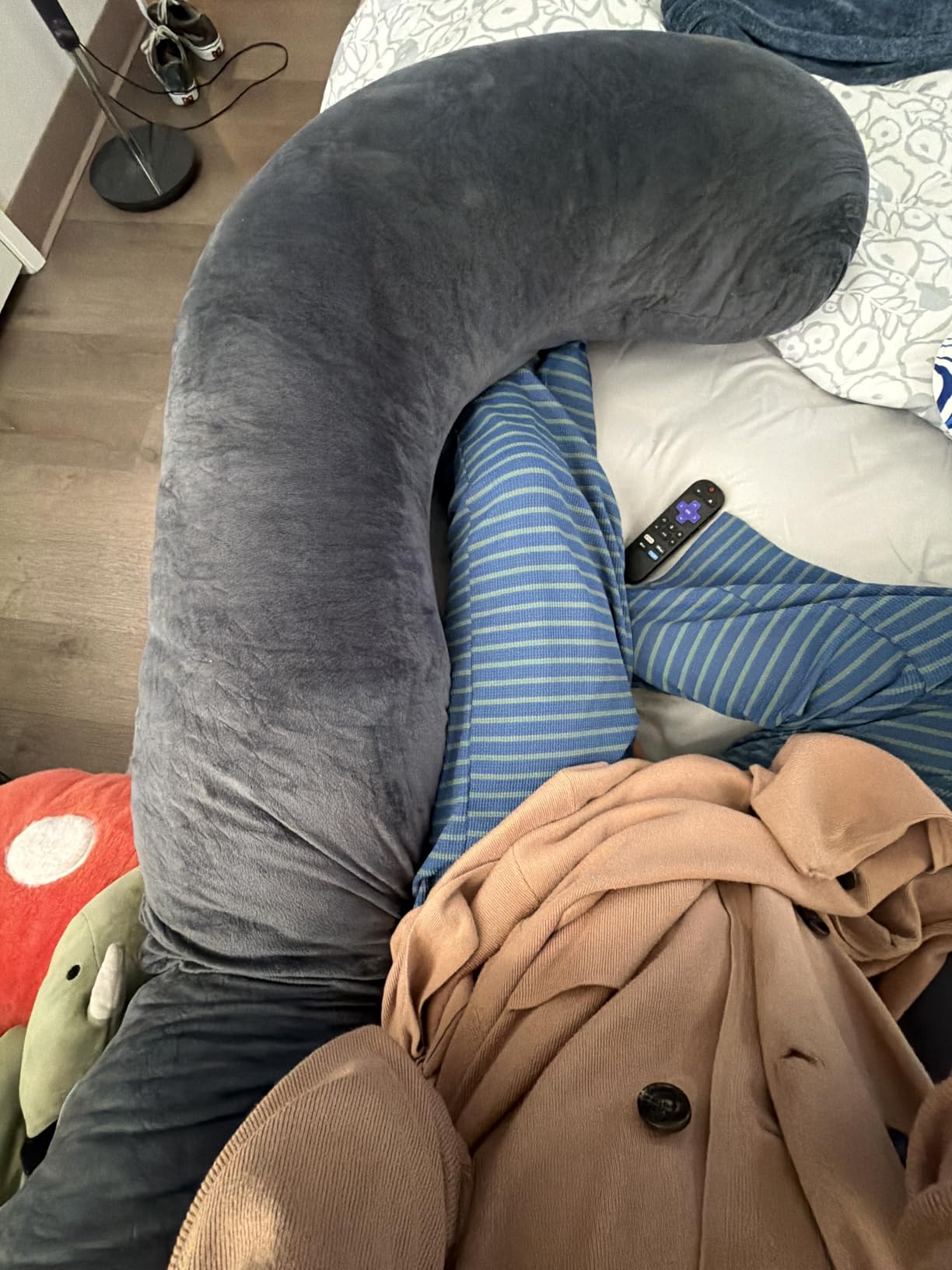ALLOPERA U Shape Pregnancy Pillow - Full Body Maternity Pillow for Sleeping | Side Sleeper Support for Back, Belly, Hip & Leg, Pregnant Women, Removable & Washable Cover, Adjustable Fill, 57 Inch, Velvet customer photo 1