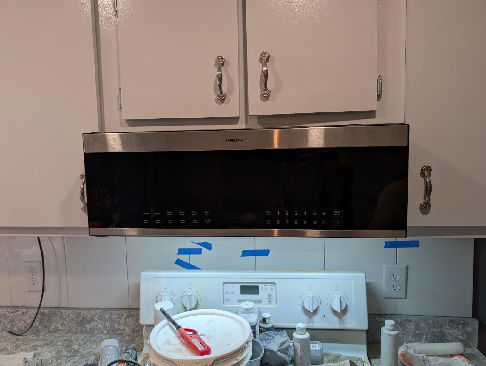 Farberware 1.7 Cu. Ft. Over-the-Range Microwave Oven – 1000 Watts Power, Auto Cook Settings, Defrost, Easy Clean and Child Safety Lock - Stainless customer photo 1