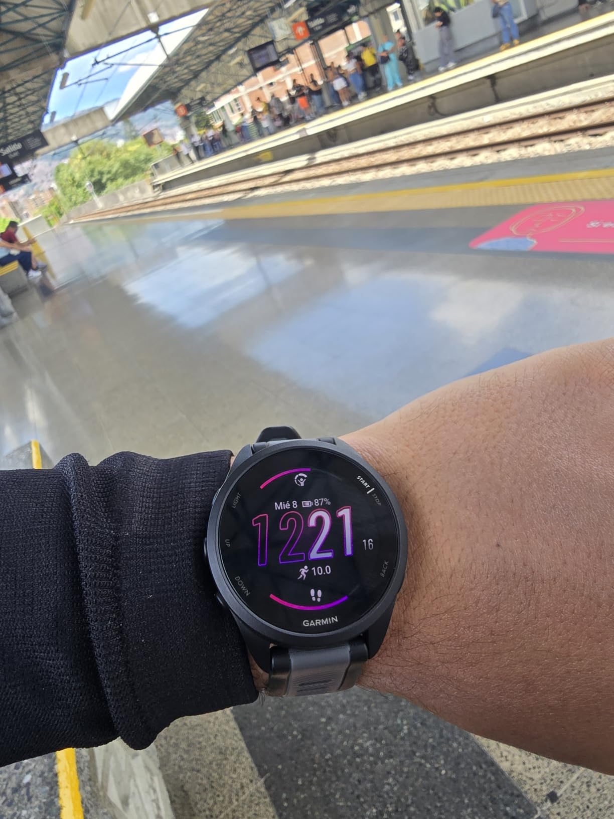 Garmin Forerunner® 165, Running Smartwatch, 43mm, Black customer photo 2