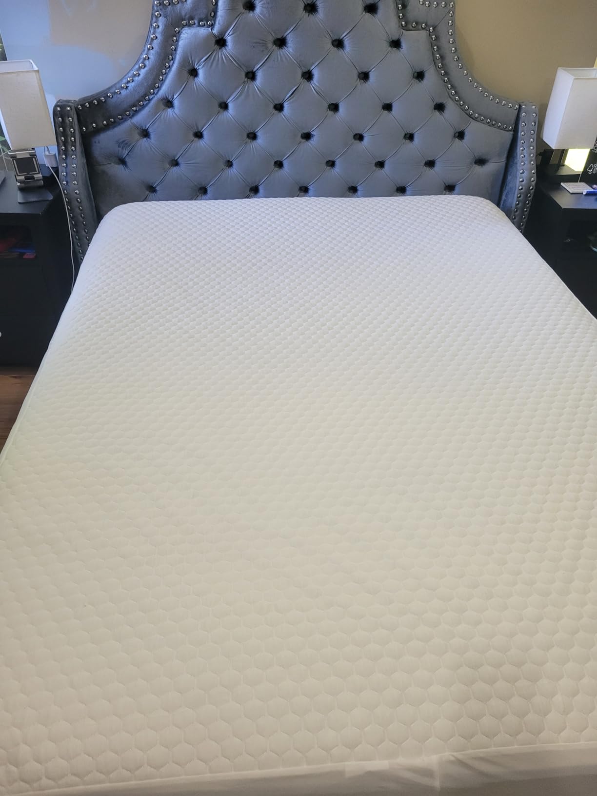 OhGeni Waterproof Mattress Protector,Queen Size Soft Bamboo Viscose Top Layer Pad,3D-Air Fabric Cooling Breathable Fitted Sheets, Washable Bed Cover,Deep Pocket Noiseless Over 99 Count Hex Bumps customer photo 2