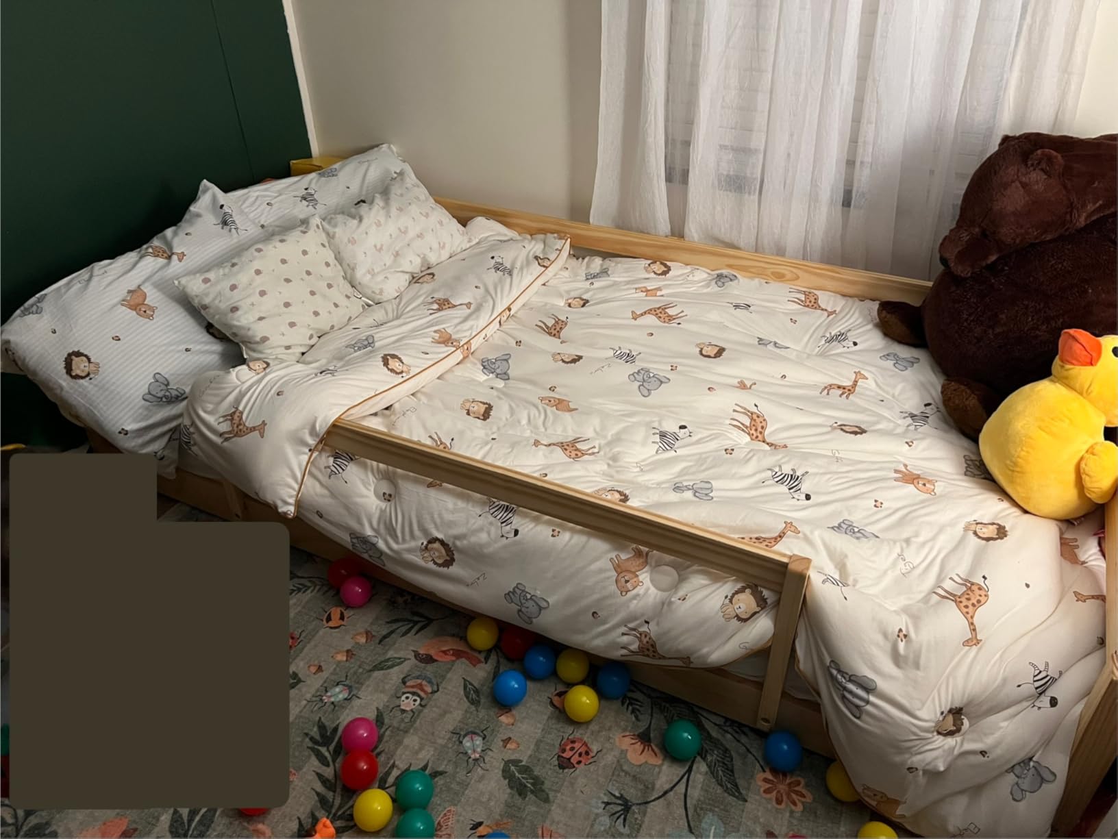 Twin Floor Bed with Safety Guardrails, 2 Openings and 14 supportive slats customer photo 1