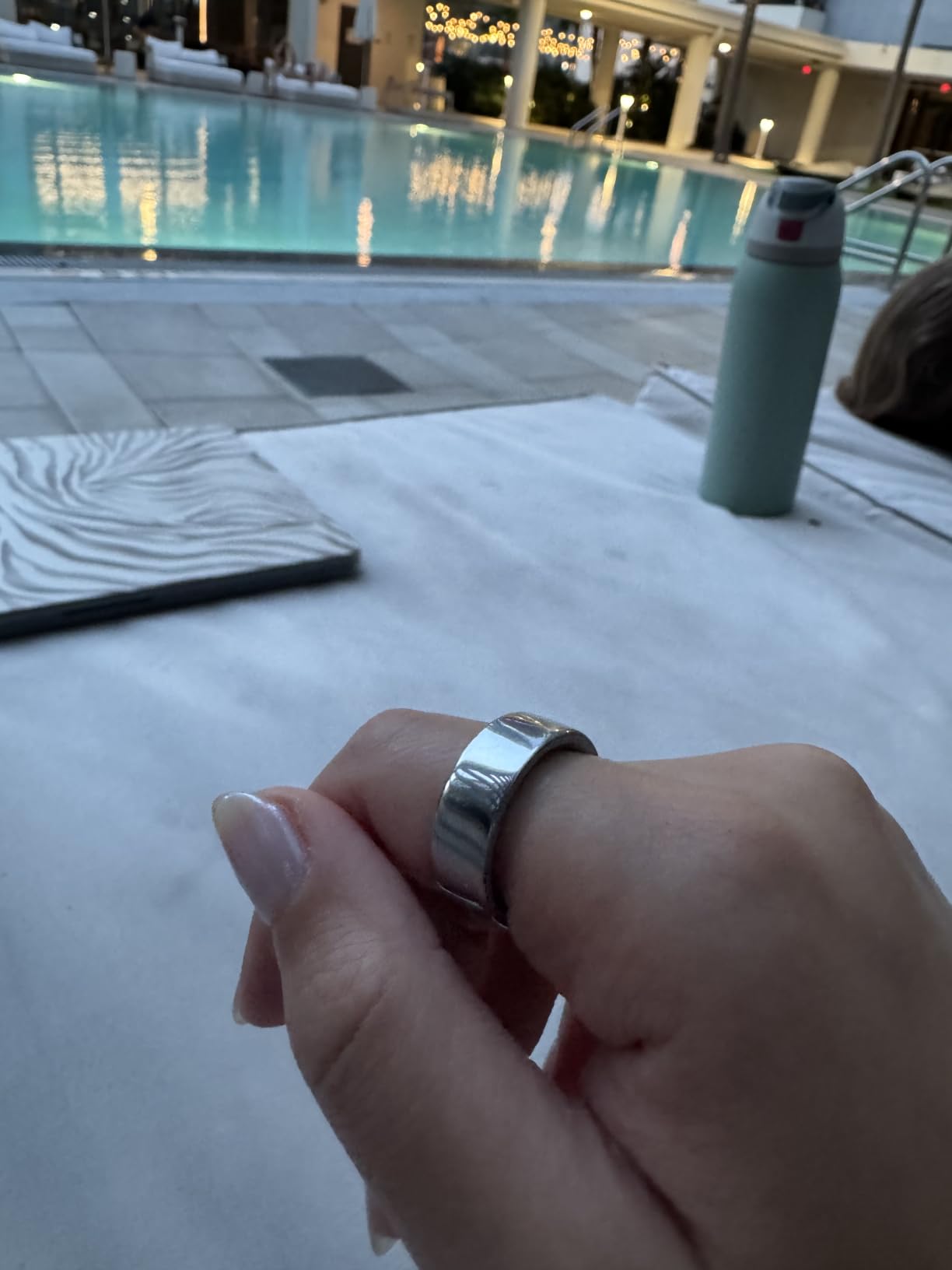 OURA Ring 4 Smart Ring - Silver - Size 8 customer photo 1