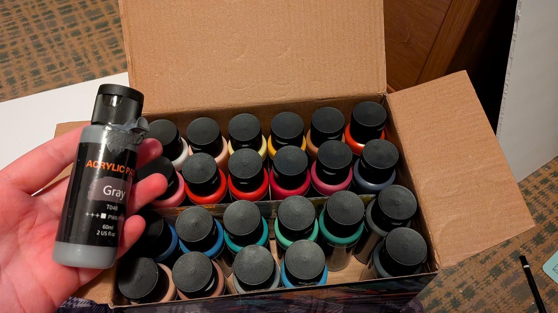 TMOL Acrylic Paint Set, 24 Colors (2 oz/Bottle) with 12 Art Brushes, Art Supplies for Painting Canvas, Wood, Ceramic & Fabric, Rich Pigments Lasting Quality for Beginners, Professional customer photo 2
