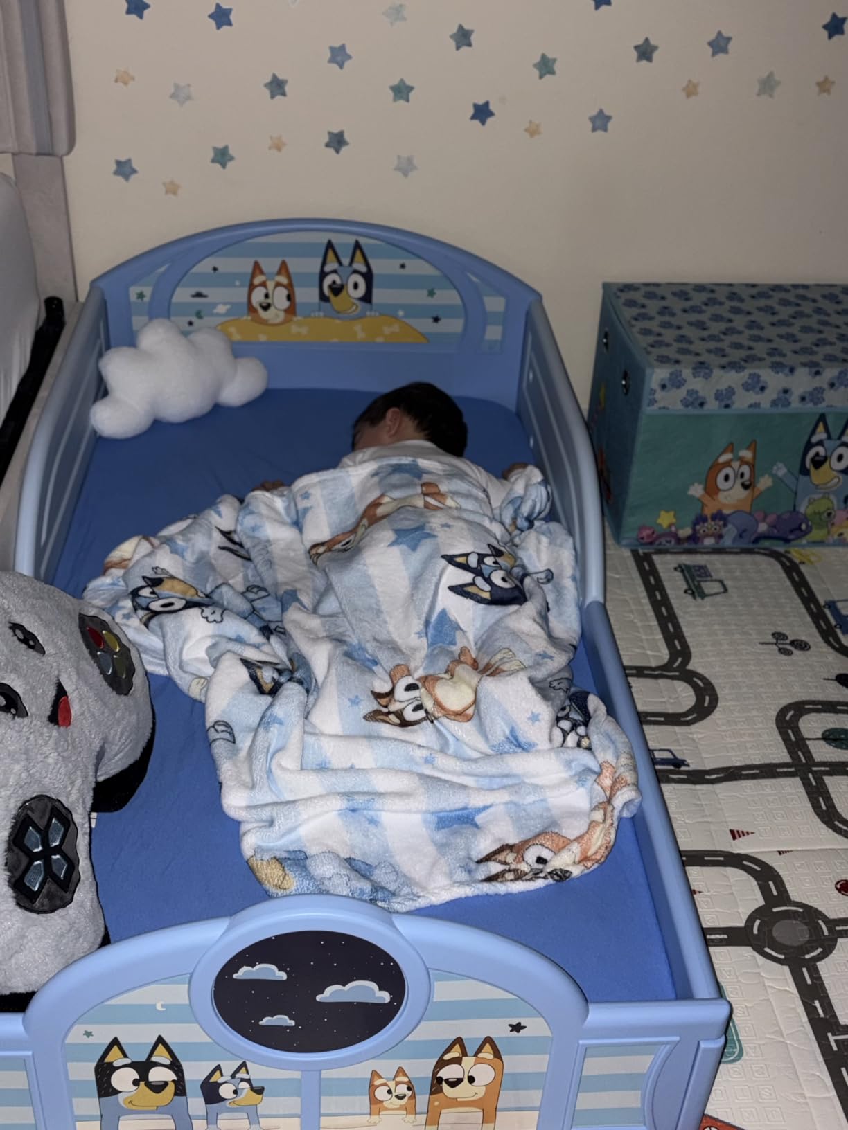 Delta Children - Bluey 4-Piece Toddler Room-in-a-Box Set – Includes Sleep and Play Toddler Bed, Table, 1 Chair and Fabric Toy Box, Blue customer photo 1