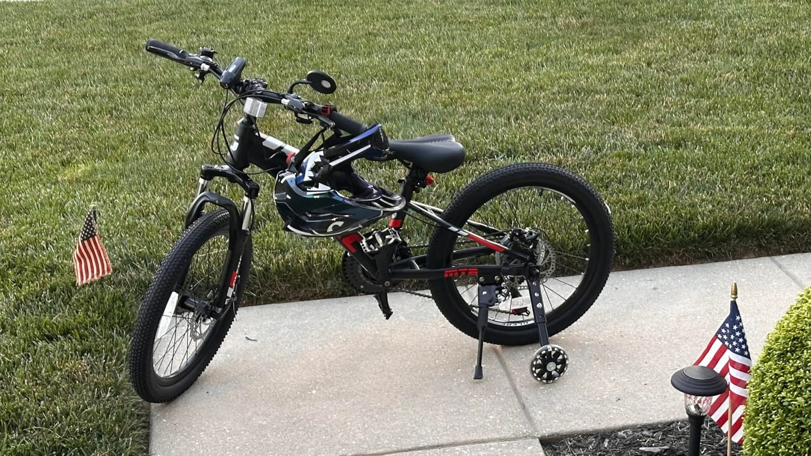 Glerc 20 24 26 Inch Kids Bike, Kids Mountain Bike for Boys and Girls Ages 6+, 21-Speed Skyline Bicycle with Front Suspension and Disc Brakes, Multiple Colors customer photo 1
